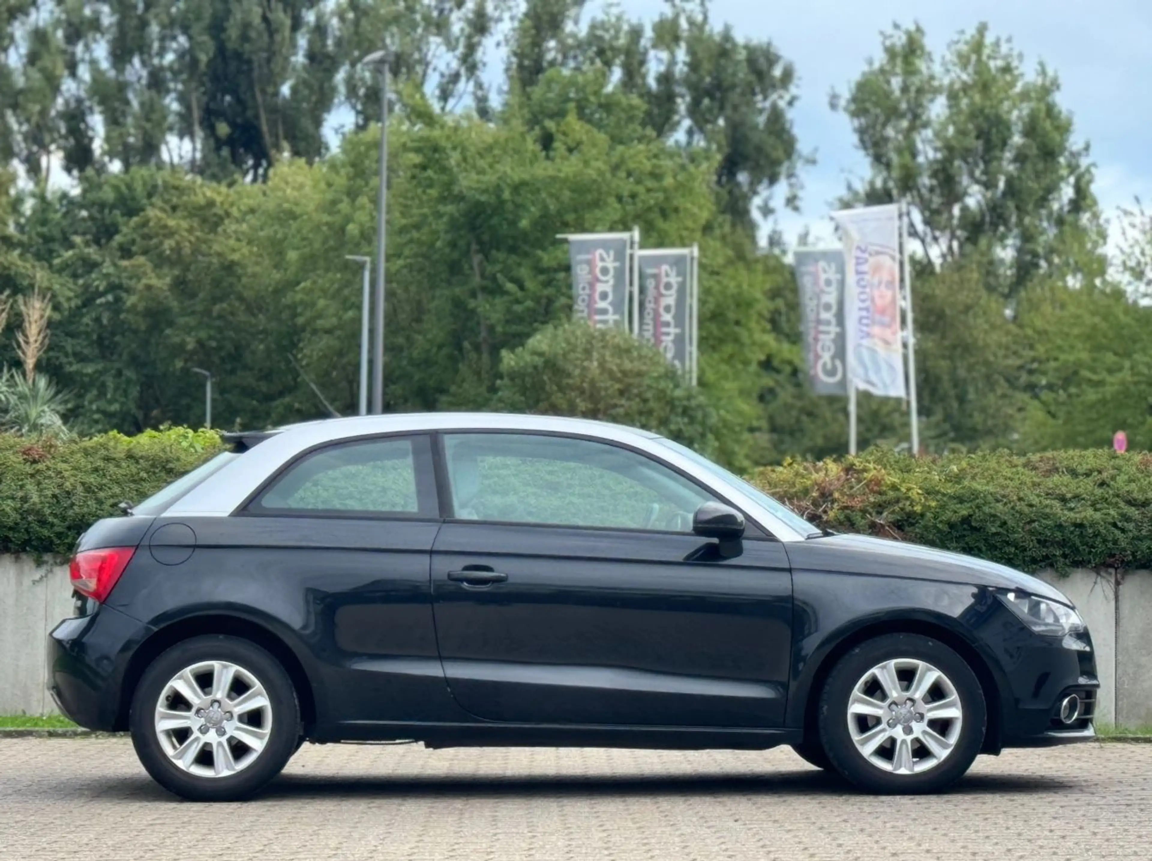 Audi A1 attraction*KLIMA*NAVI*BLUET*START/STOP*TÜV* — photo 5