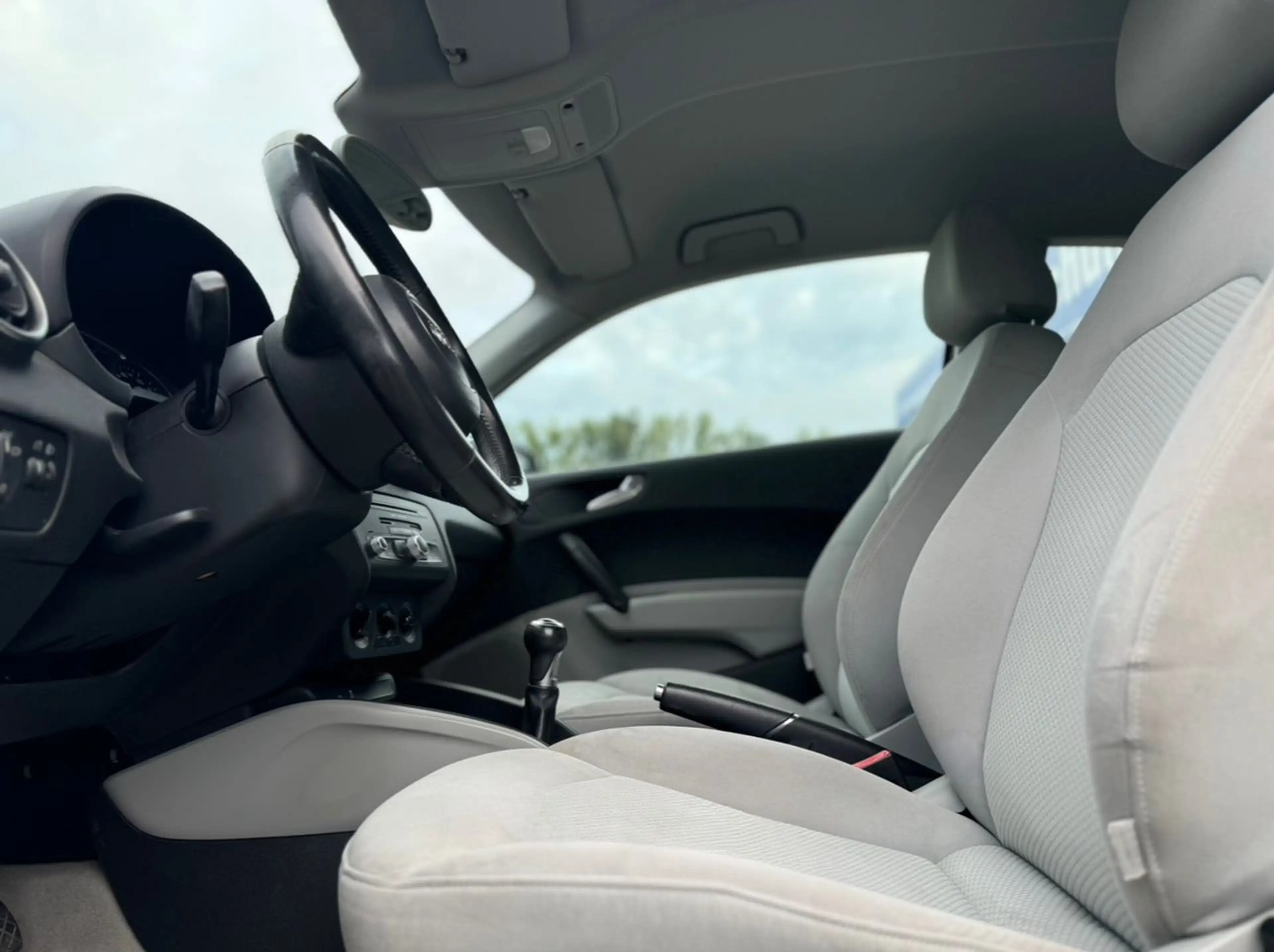 Audi A1 attraction*KLIMA*NAVI*BLUET*START/STOP*TÜV* — photo 10