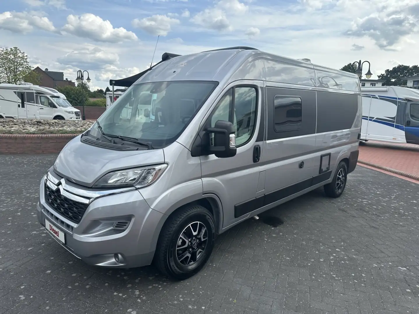 Mooveo VAN 60 DB 121kw +AHK+Einzelbett+SAT/TV+Solar+Fahrr Argent - 2