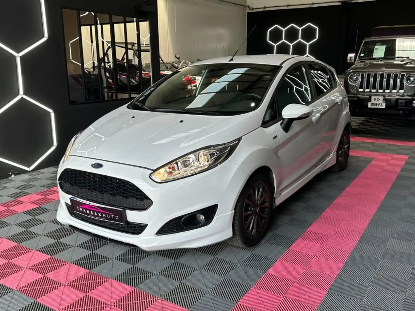 Ford Fiesta ST-Line 125 ch 1ère Main - Radar AR - Climatisatio Blanc - 2