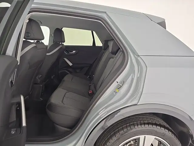 Audi Q2 view 10
