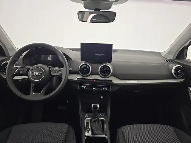 Audi Q2 view 11