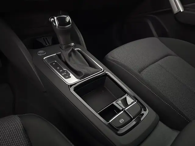 Audi Q2 view 12