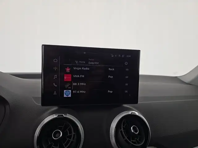 Audi Q2 view 15