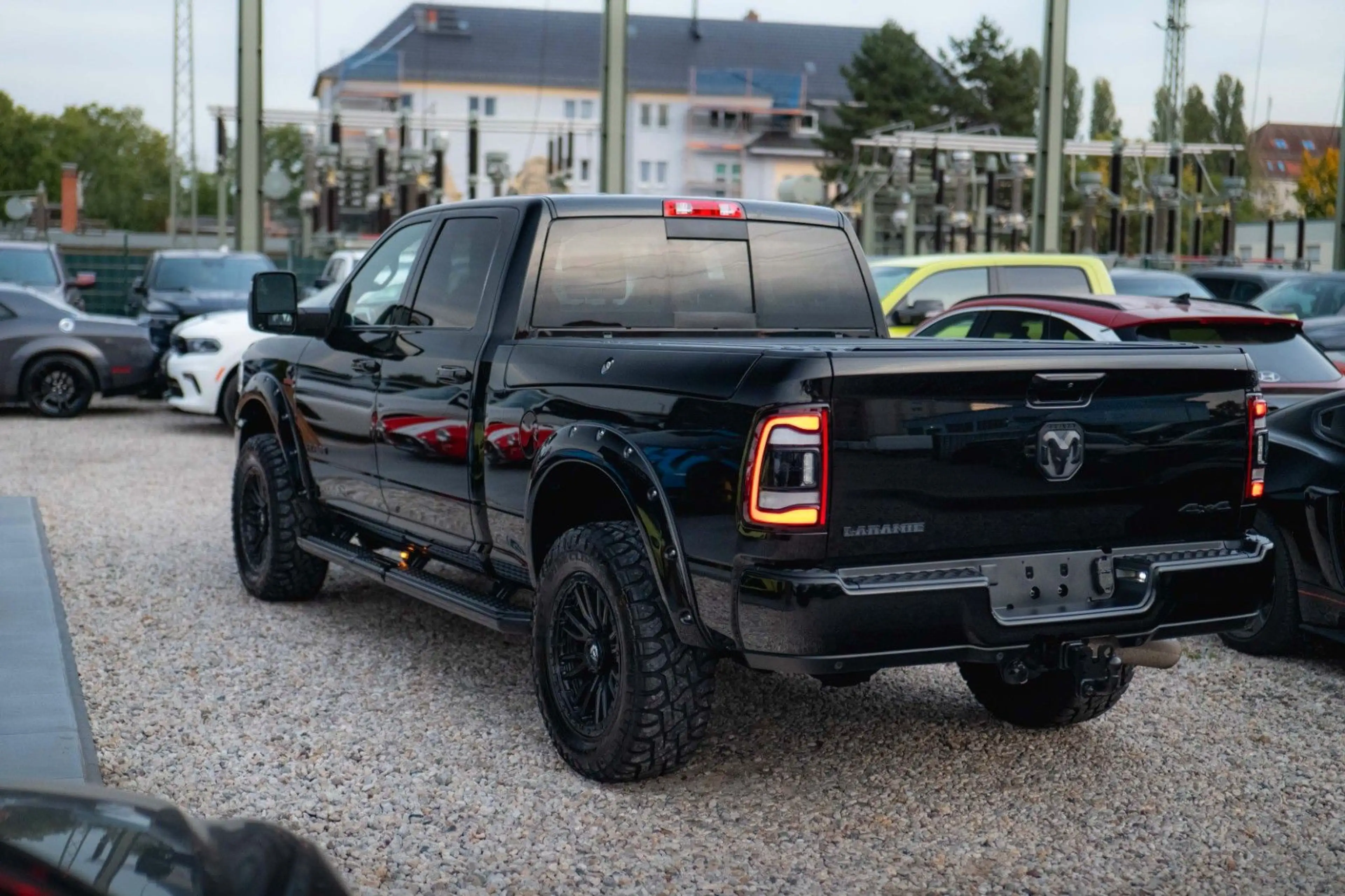 Dodge RAM 3500 HEAVY DUTY 6.7 Cummins Laramie Night — photo 11