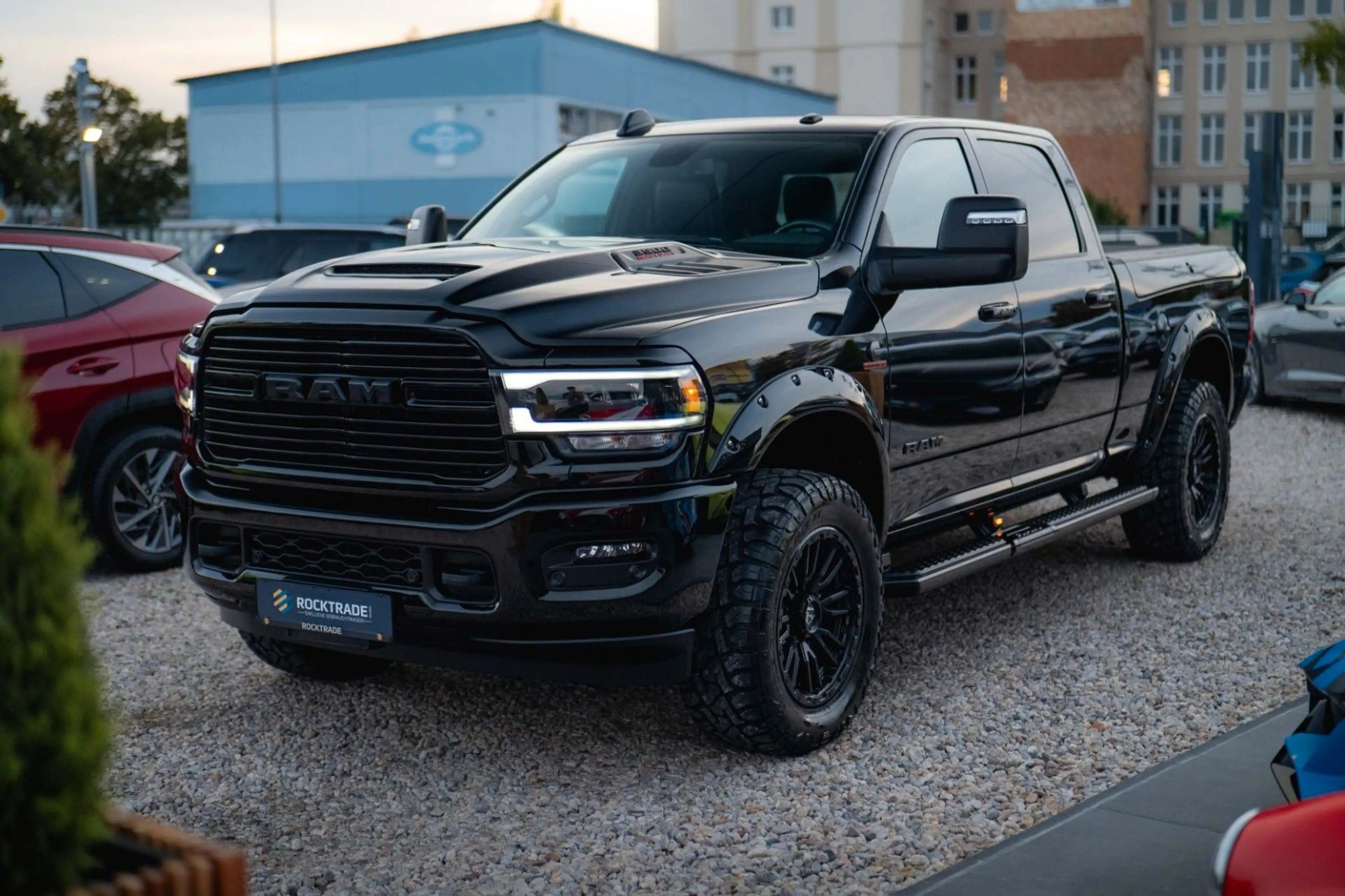Dodge RAM 3500 HEAVY DUTY 6.7 Cummins Laramie Night — photo 2