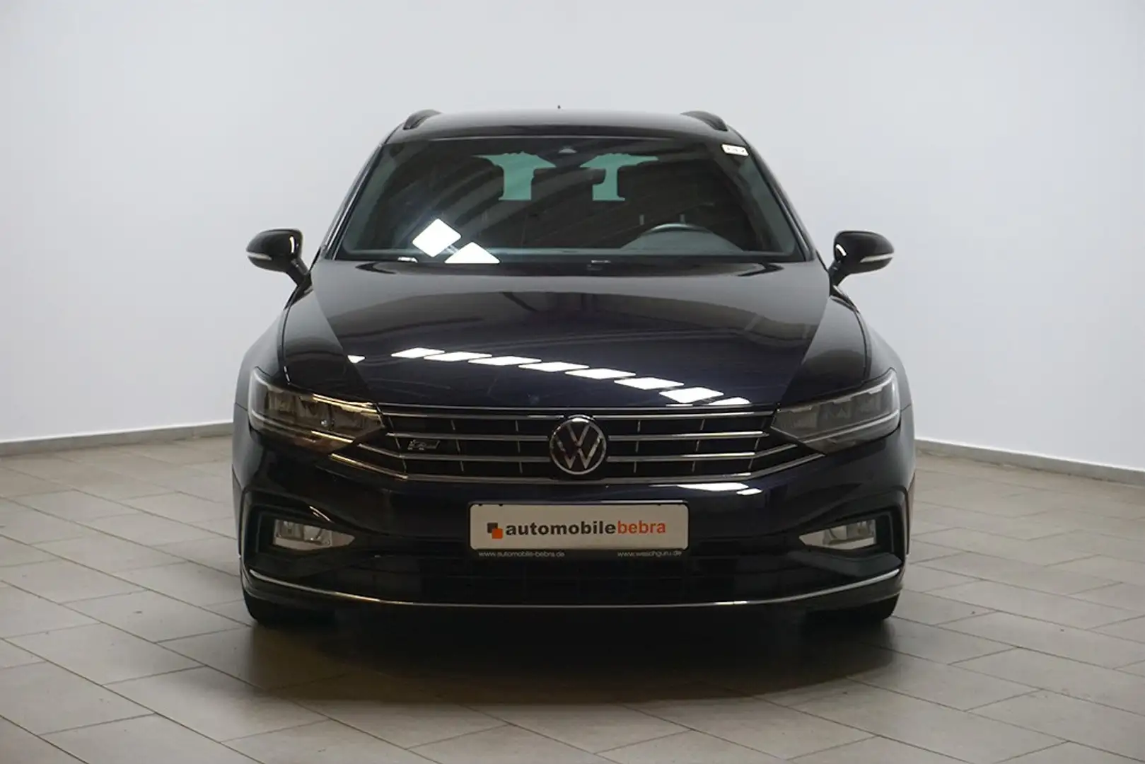 Volkswagen Passat 2.0TSI DSG 2xR-Line Virtual AHK Standhz Schwarz - 2