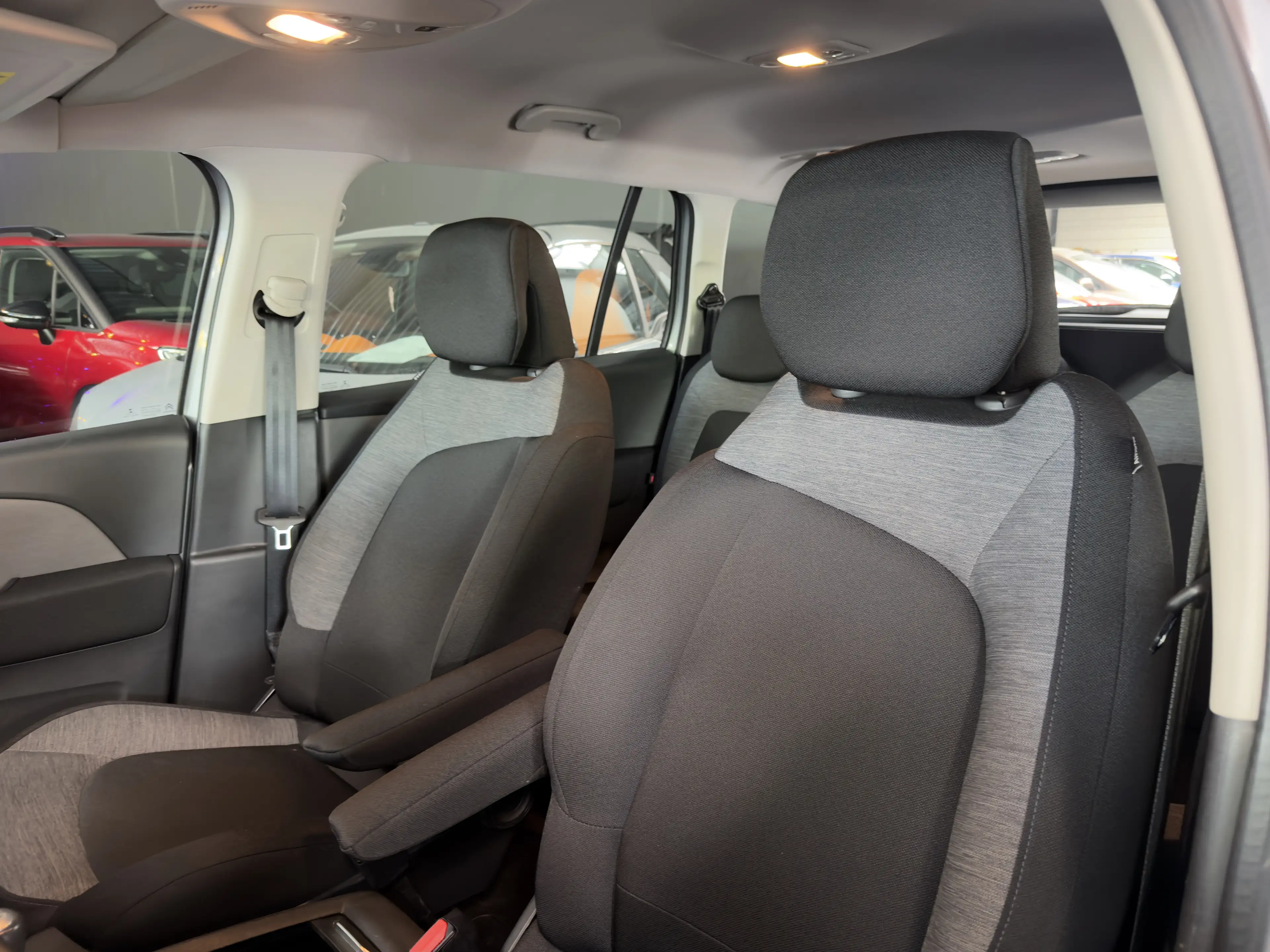 Citroen C4 Picasso C4 Picasso 1.6 BlueHDi Business Lounge S/12 mois de garantie — photo 9