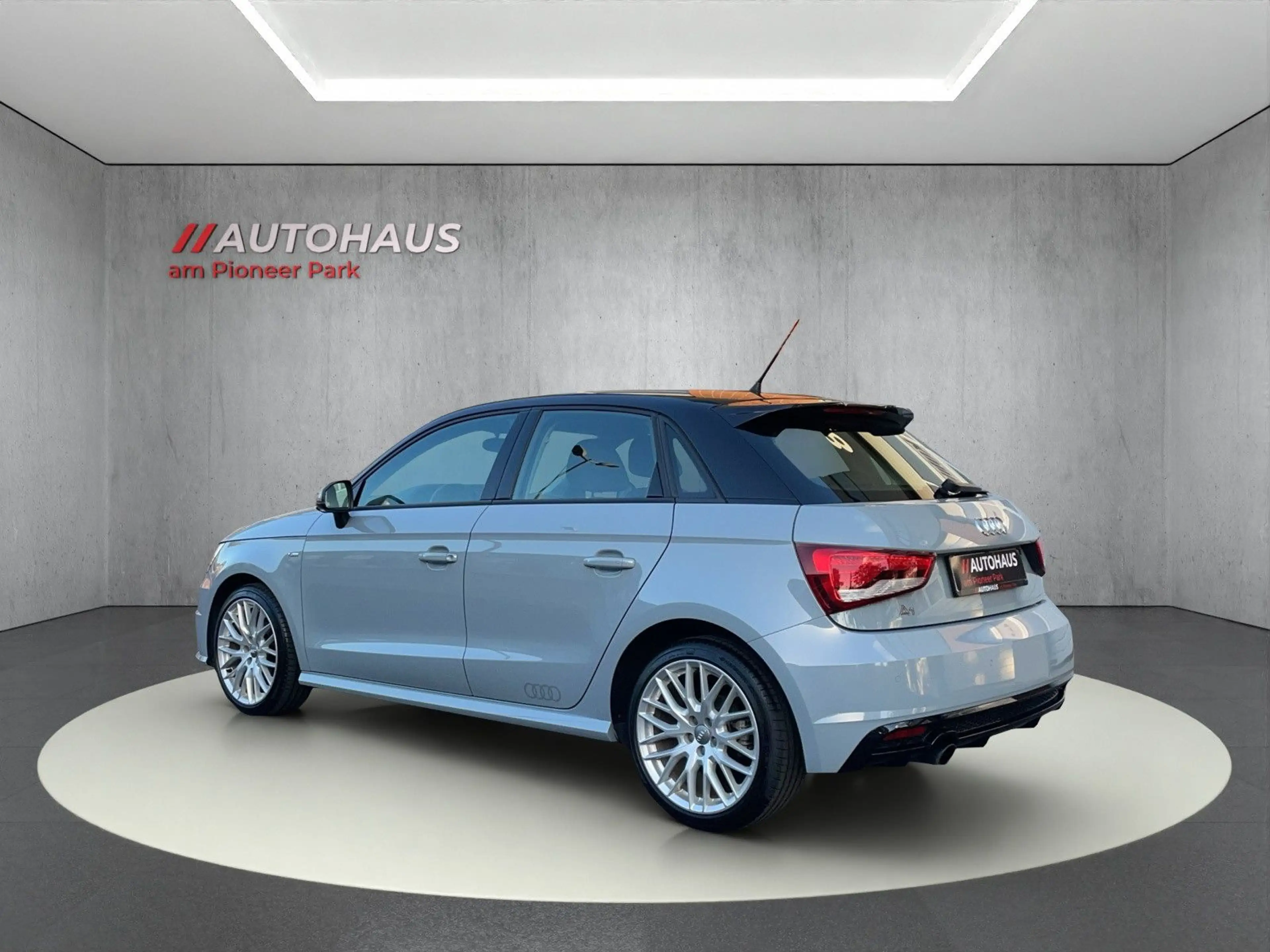 Audi A1 Sportback TFSI*S-Line Sport*GRA*NAVI*SHZ*PDC — photo 3