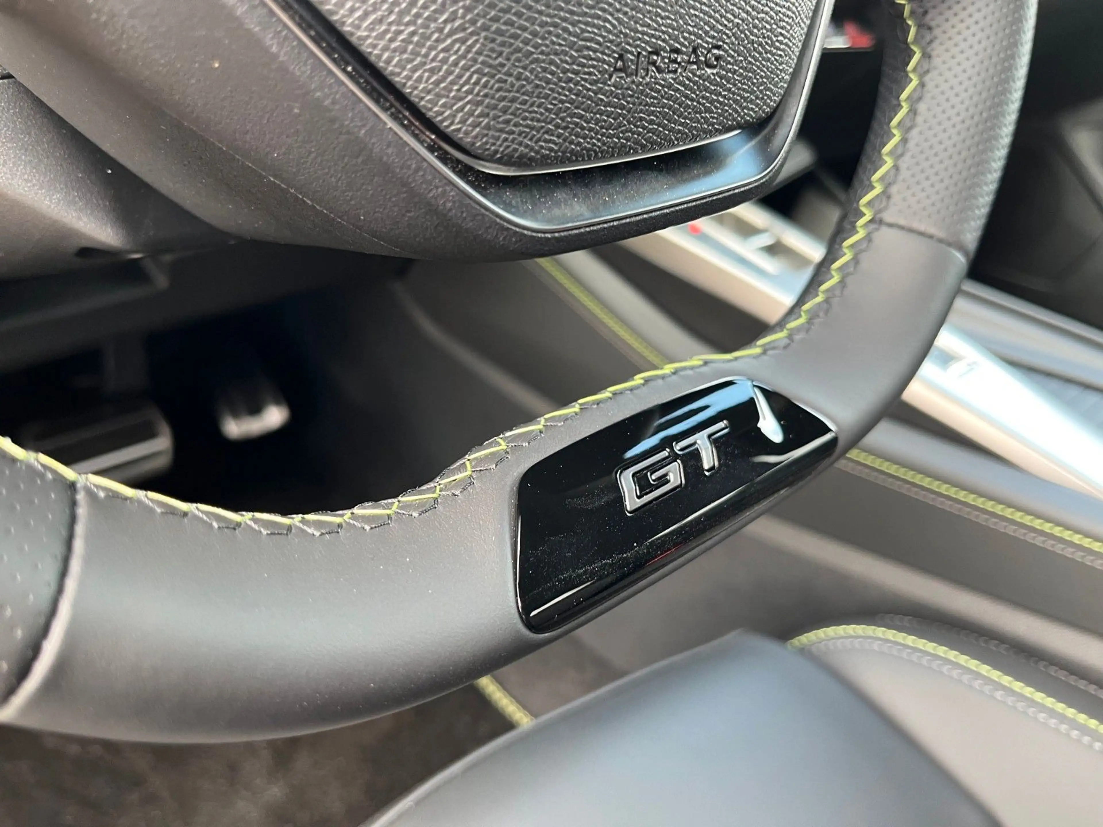 Peugeot 308 SW GT Exclusive — photo 10