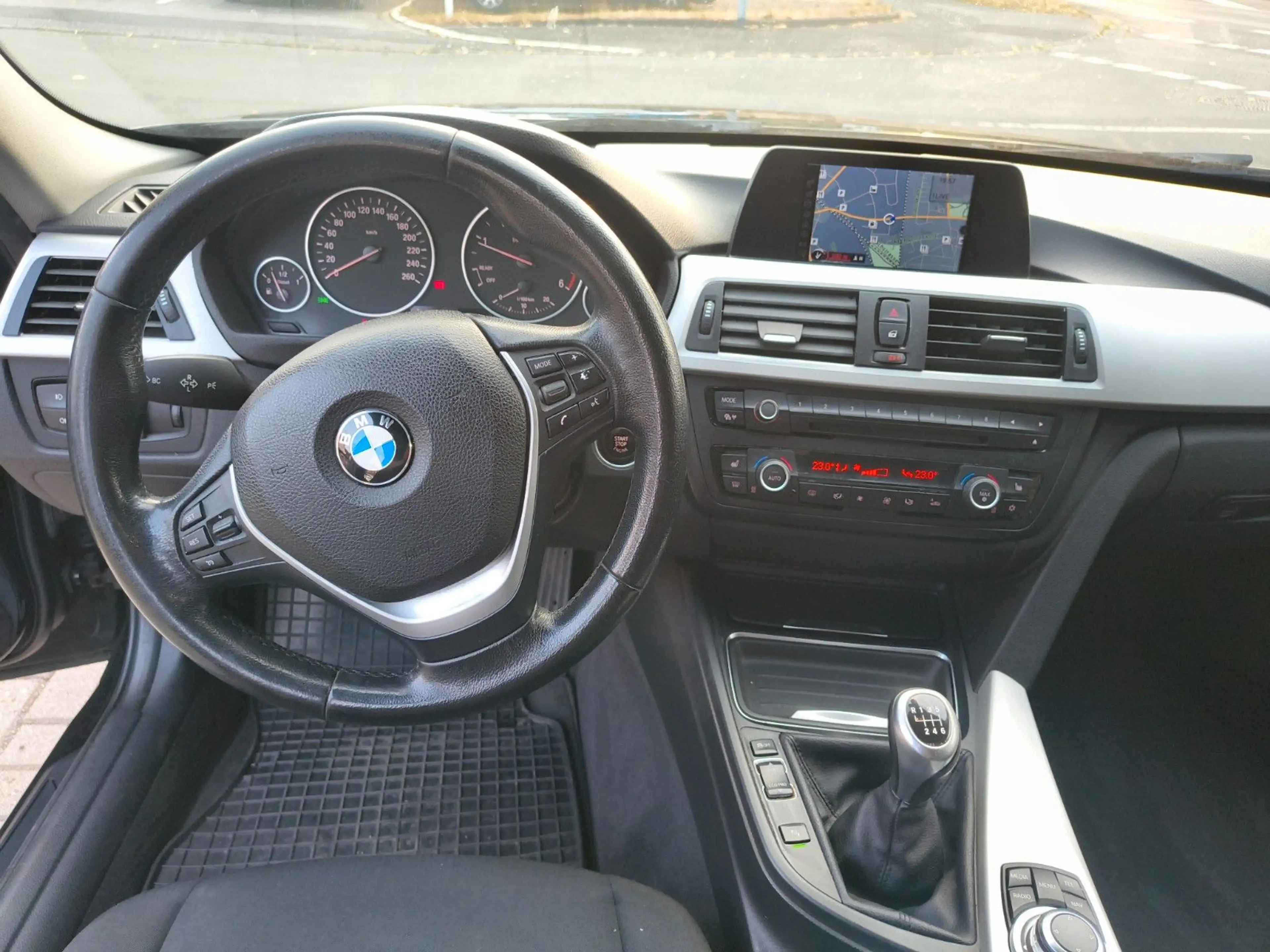 BMW 316 3 Limousine 316 d°Navi°17 Zoll°F30 — photo 11