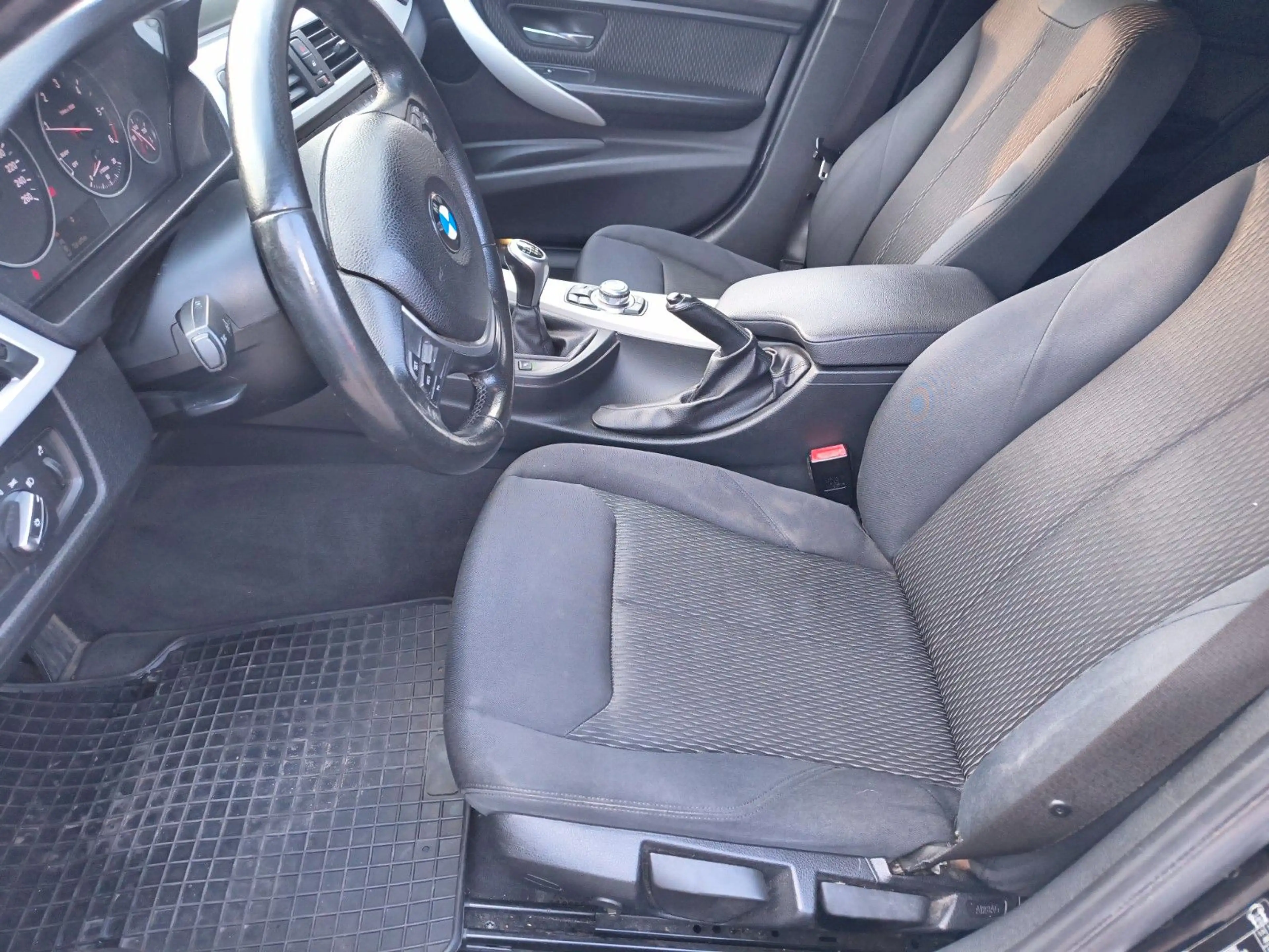BMW 316 3 Limousine 316 d°Navi°17 Zoll°F30 — photo 10