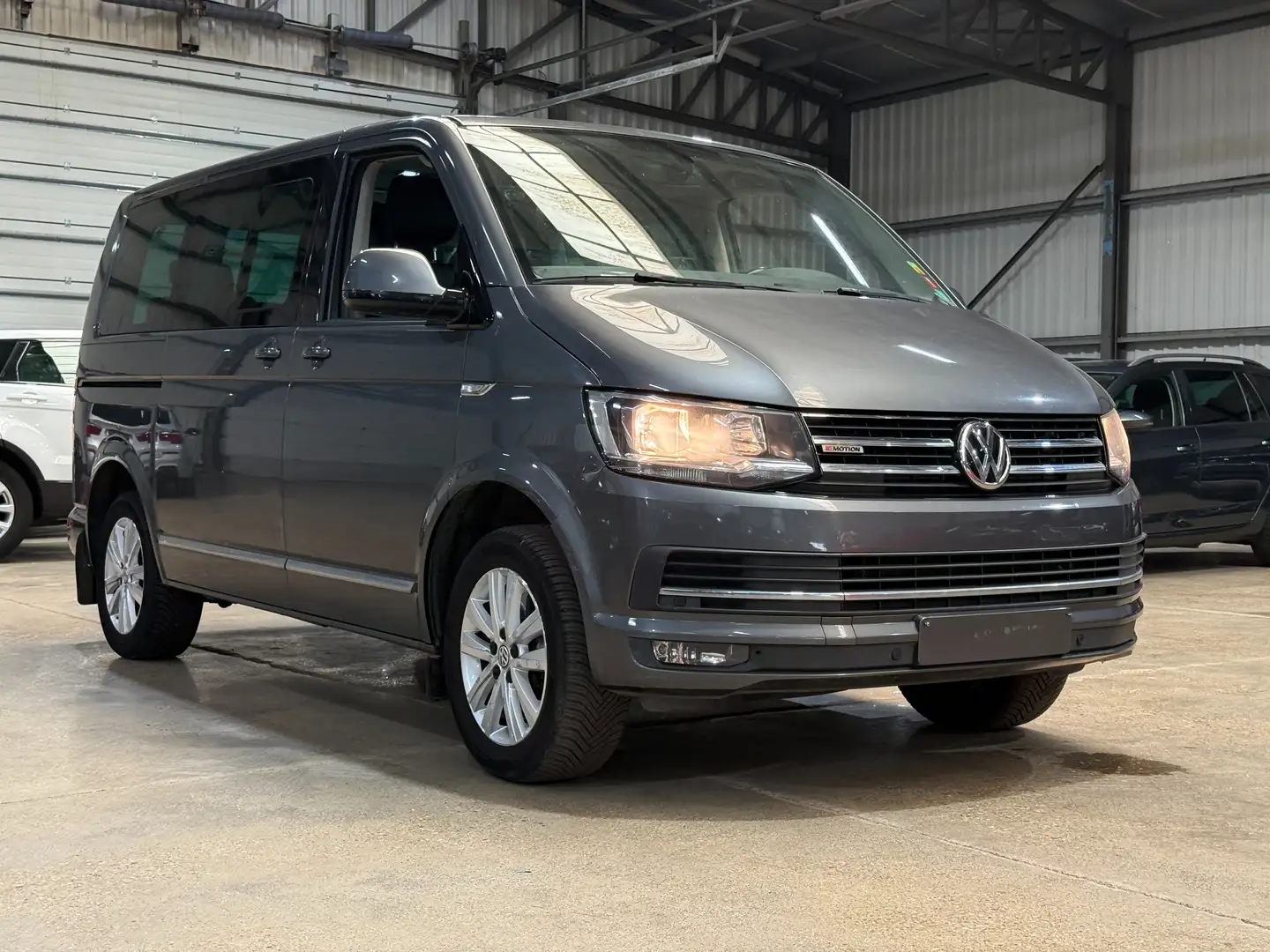 Volkswagen T6 Multivan Multivan Kurz 4MOTION Edition Gris - 1