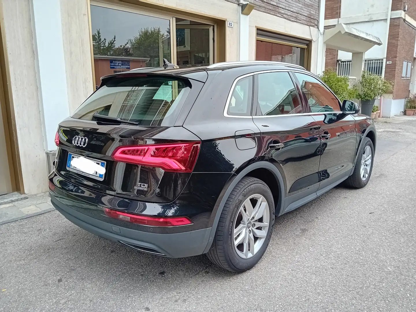 Audi Q5 2.0 tdi quattro 190cv s-tronic *IVA ESPOSTA* Nero - 2