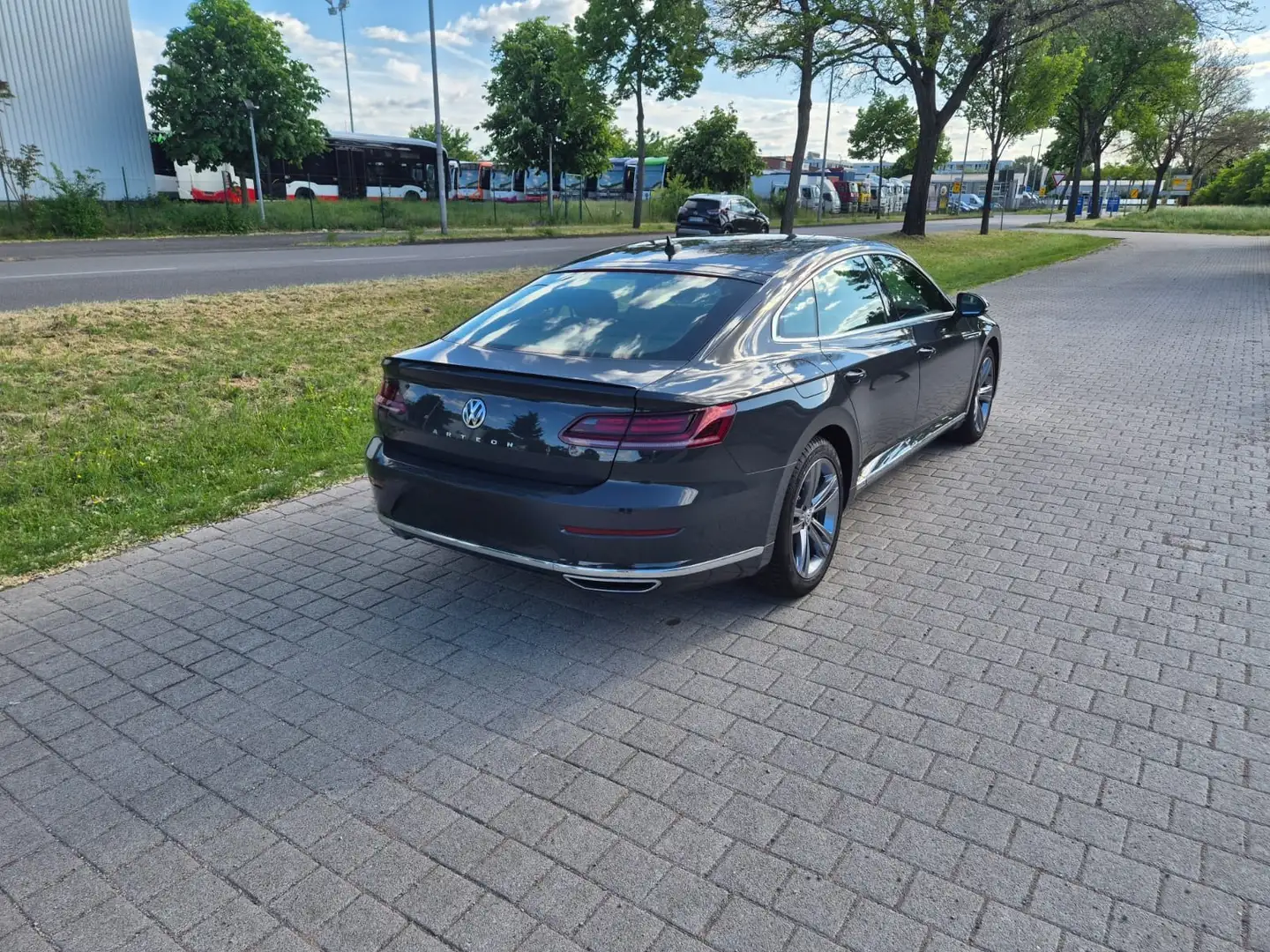 Volkswagen Arteon R-Line Grau - 2