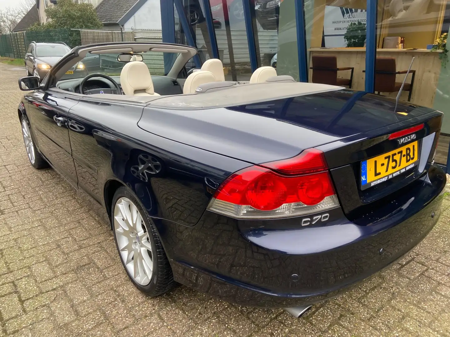 Volvo C70 Convertible 2.4i Kinetic 170PK LEER / CLIMA / PDC Blau - 2