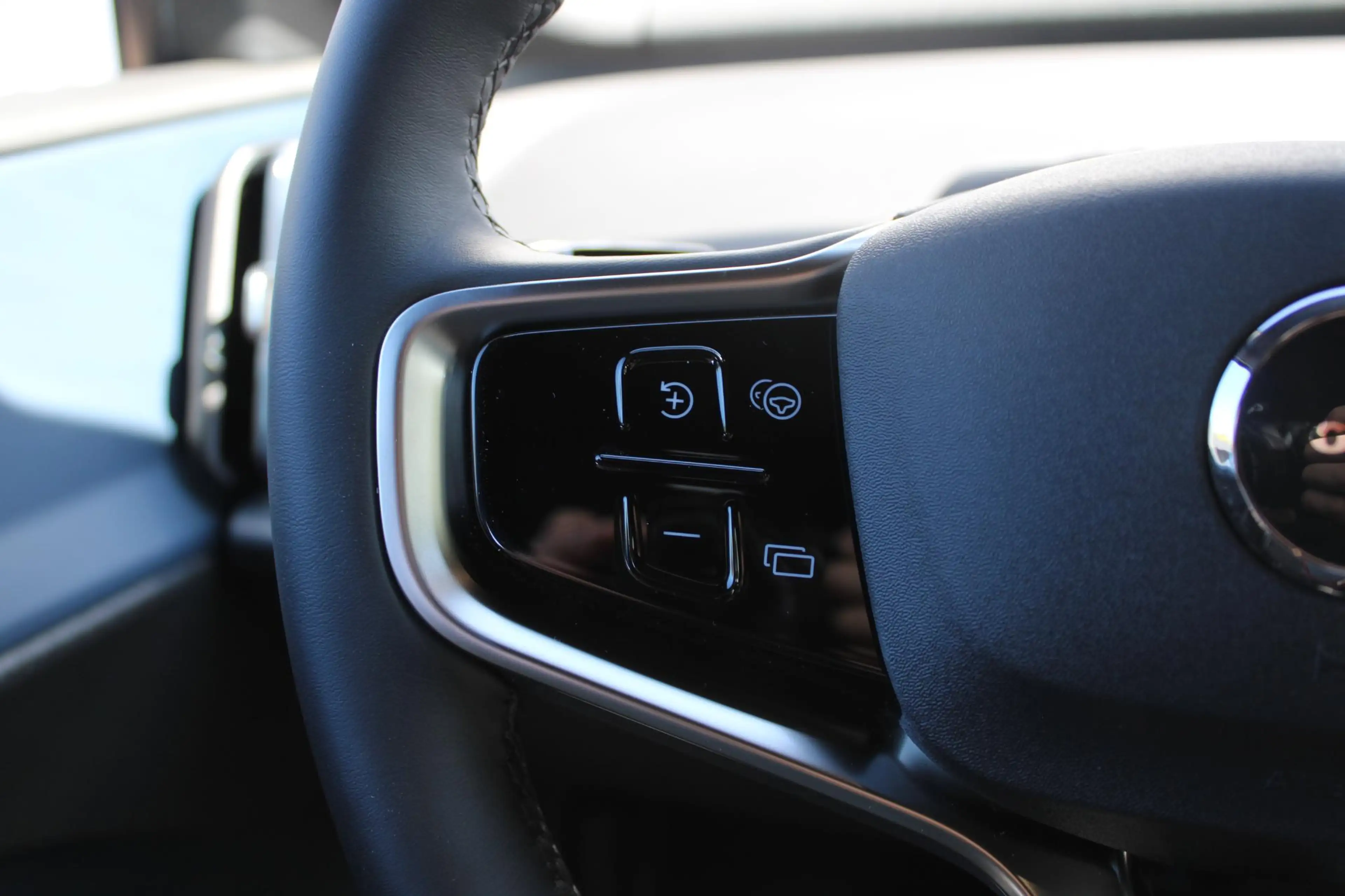 Volvo EX30 Single Motor Extended Range Plus 69 kWh | Verwarmb — photo 15