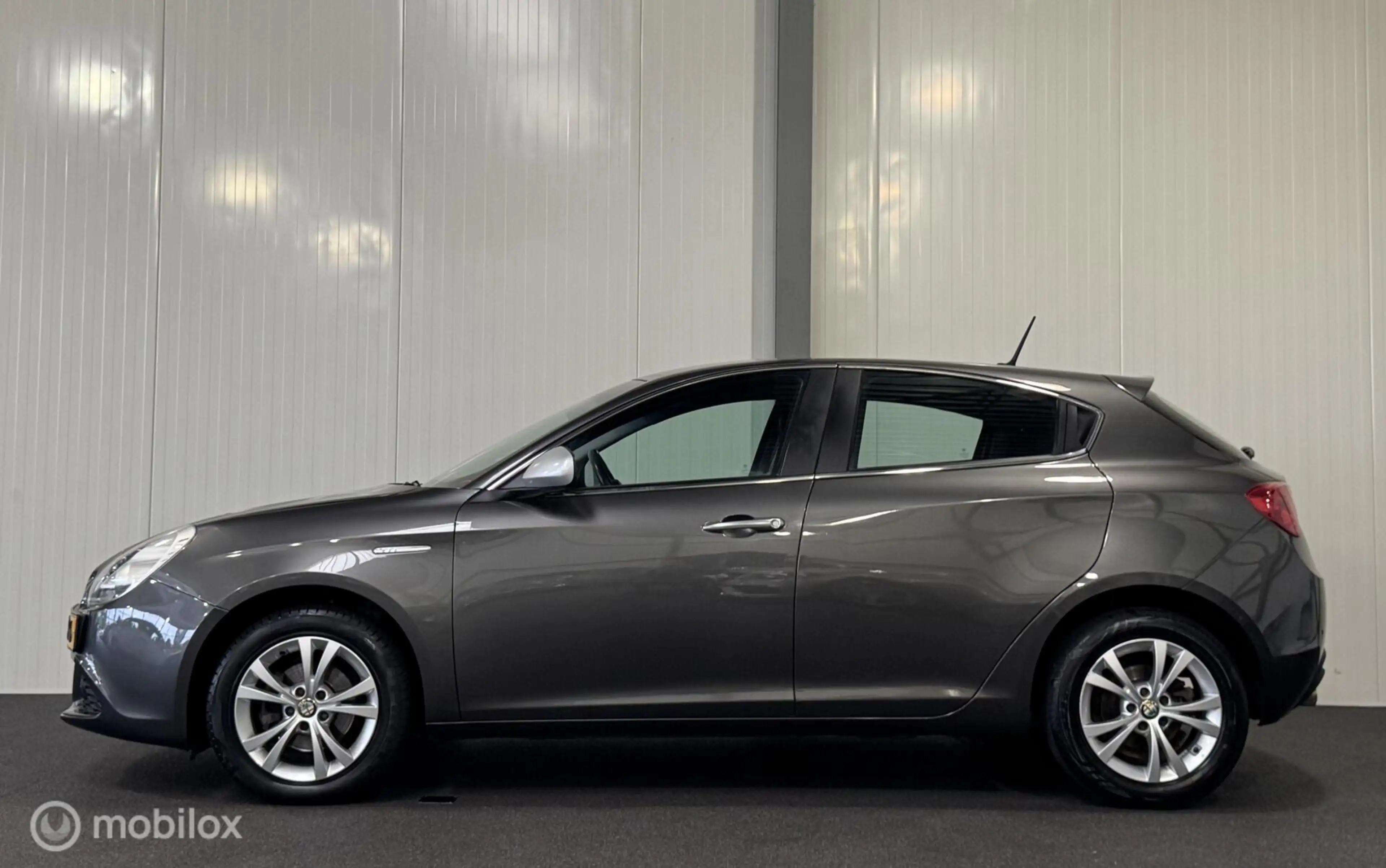 Alfa Romeo Giulietta 1.6 JTDm Distinctive — photo 3