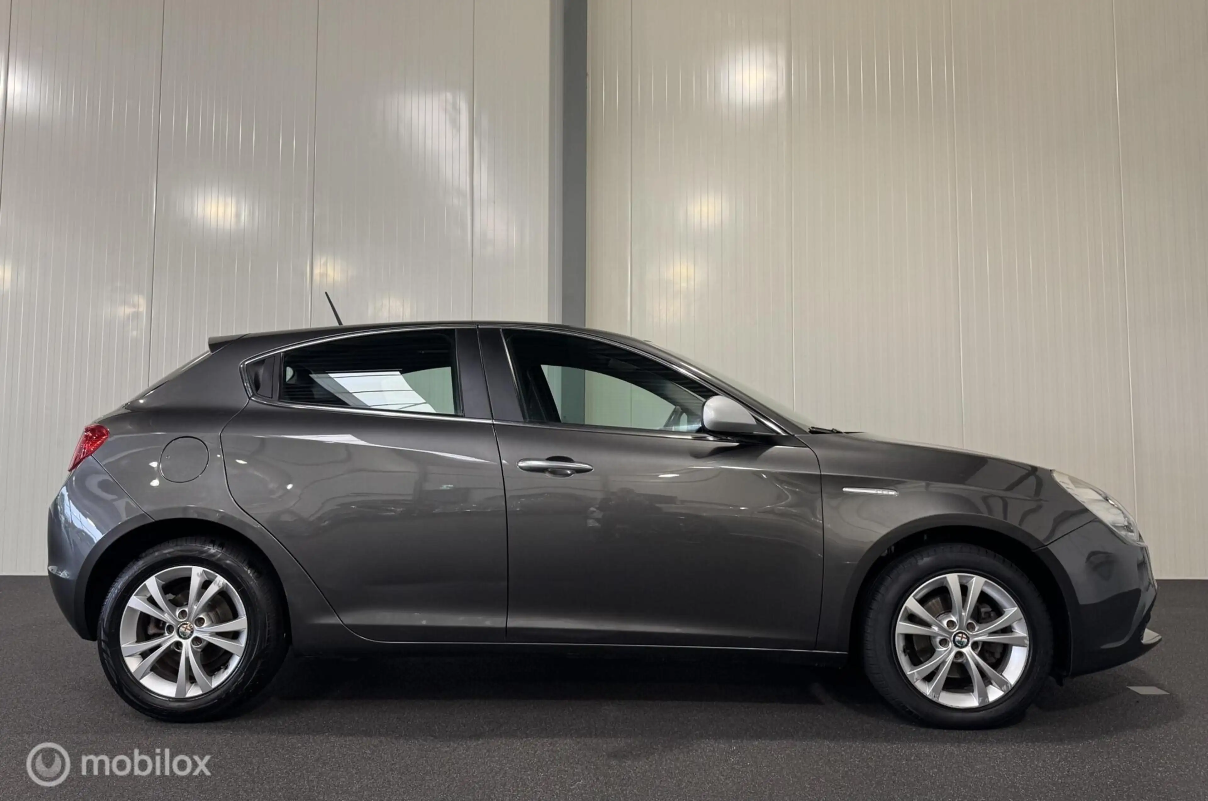 Alfa Romeo Giulietta 1.6 JTDm Distinctive — photo 5