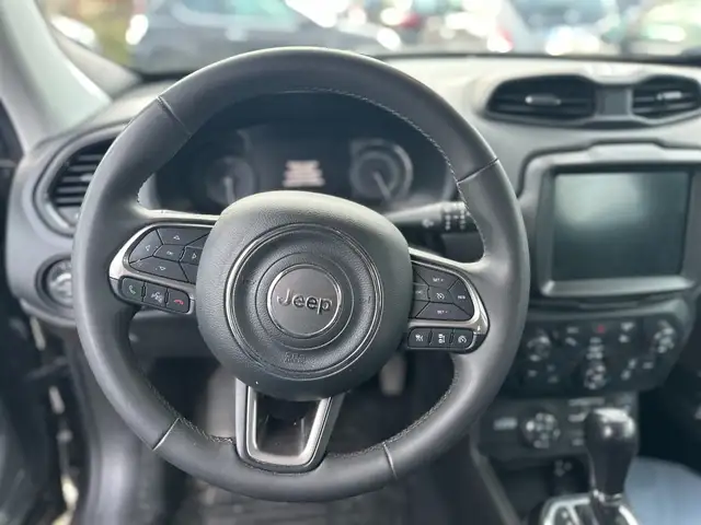 Jeep Renegade view 13