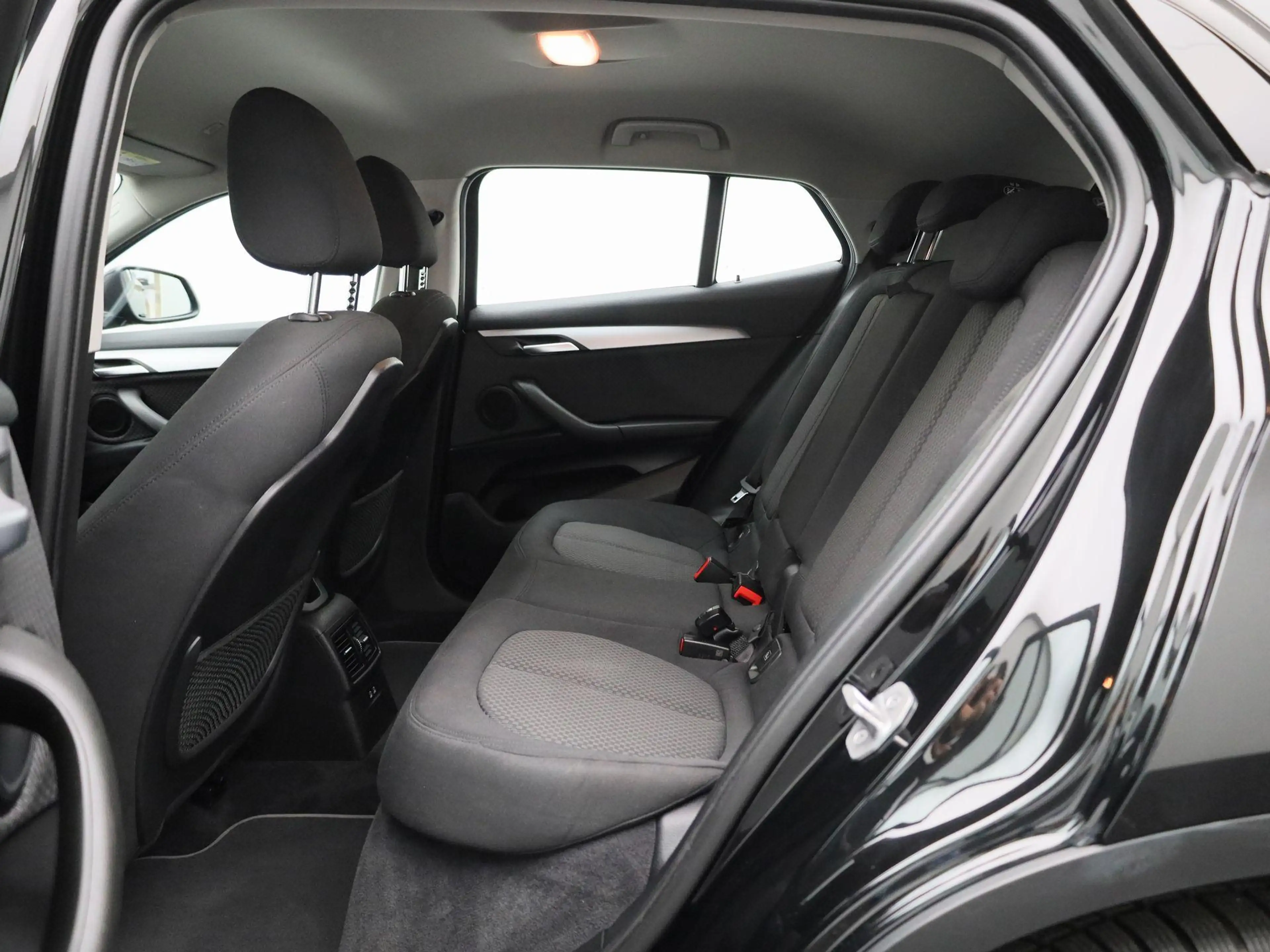 BMW X2 xDrive25e Executive VERWACHT !! — photo 12