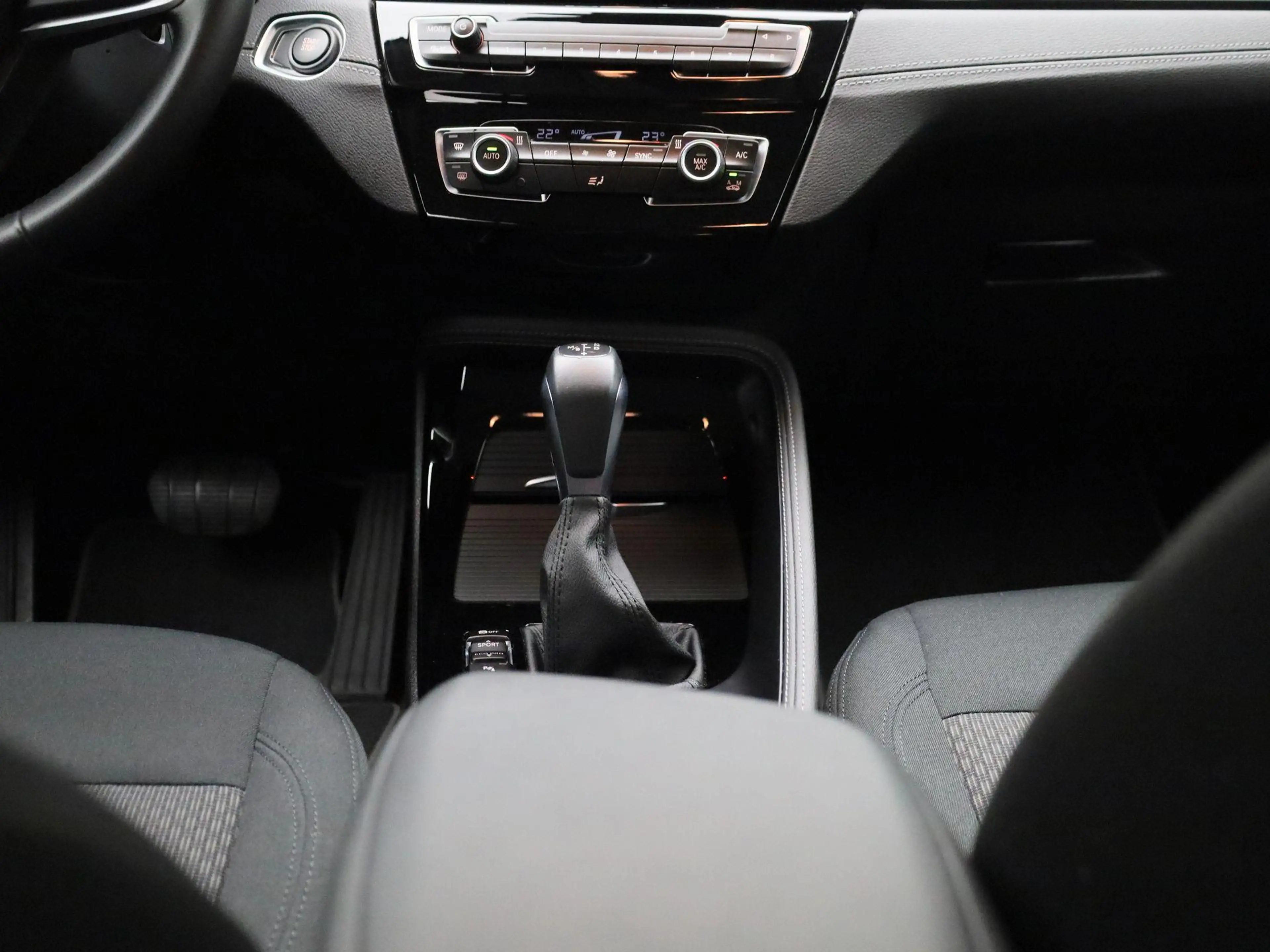 BMW X2 xDrive25e Executive VERWACHT !! — photo 10