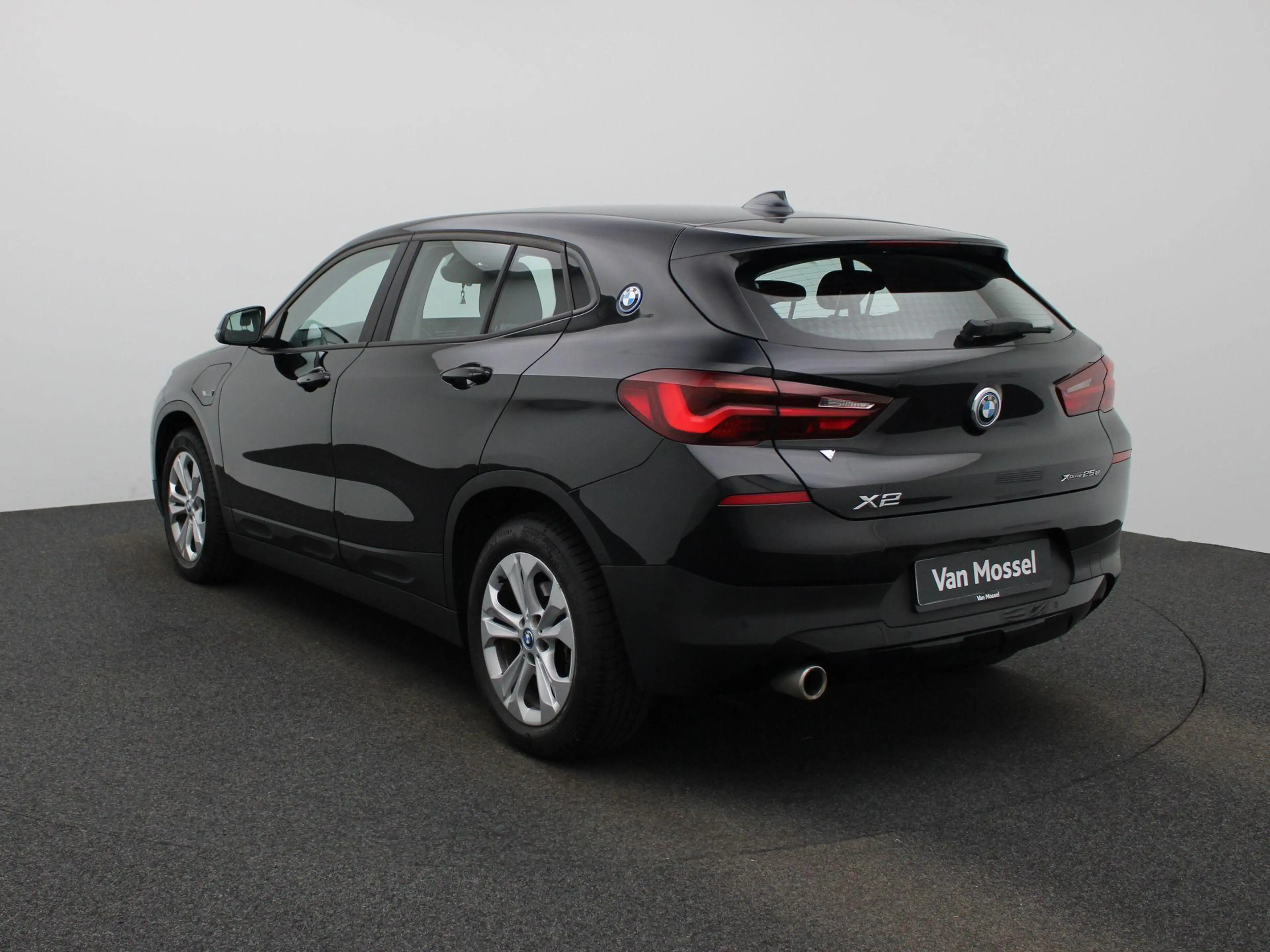 BMW X2 xDrive25e Executive VERWACHT !! — photo 2