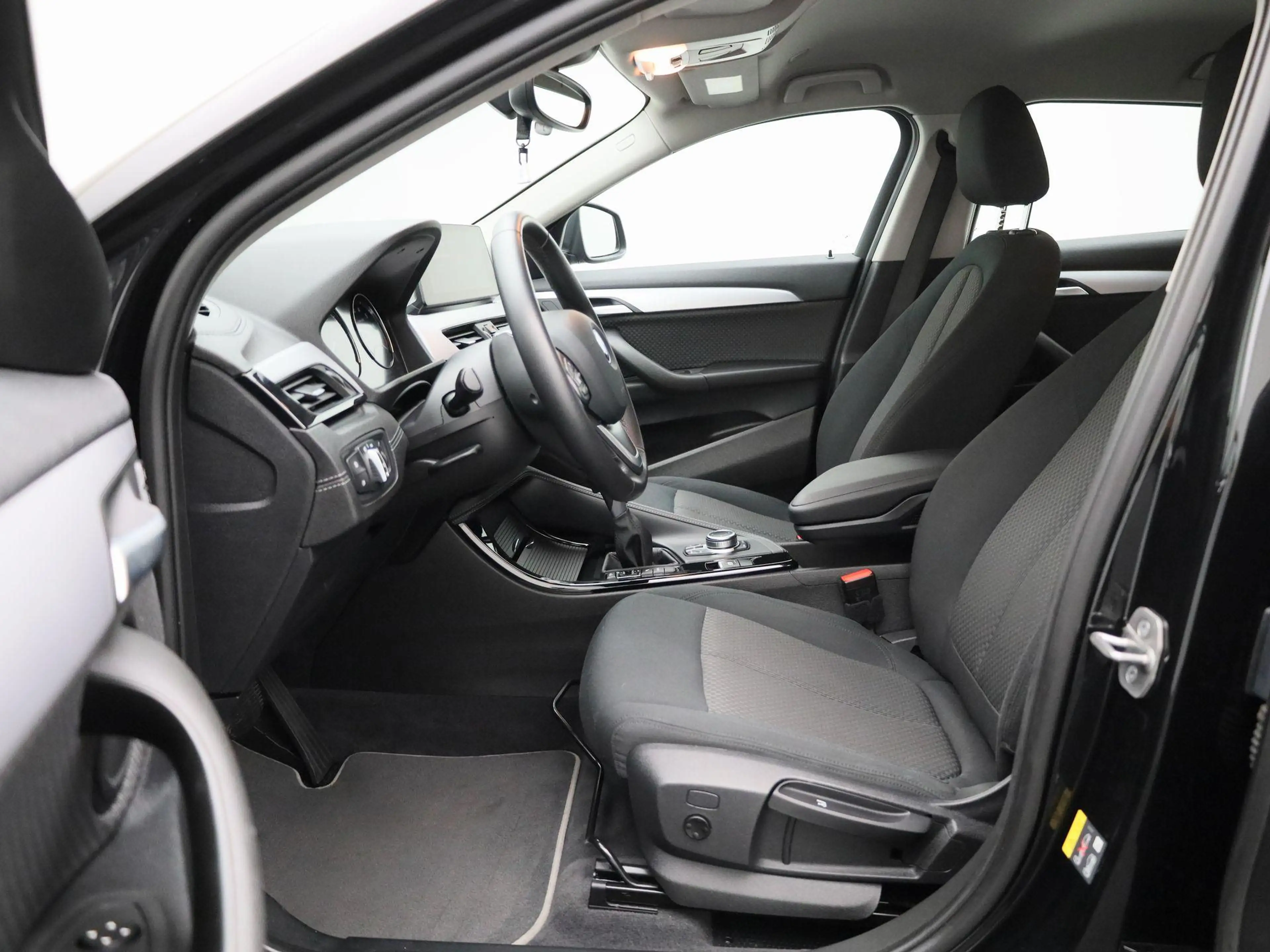 BMW X2 xDrive25e Executive VERWACHT !! — photo 11