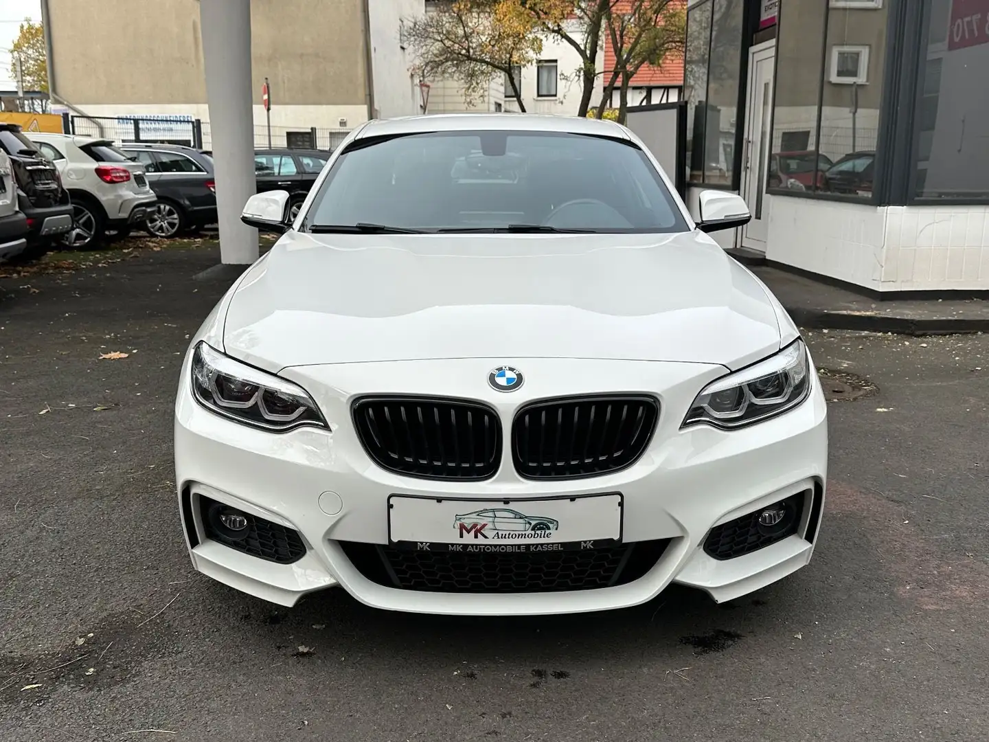 BMW 220 i M Sport Coupé Navi/ PDC/ Xenon/LED/ 2.Hand Weiß - 2