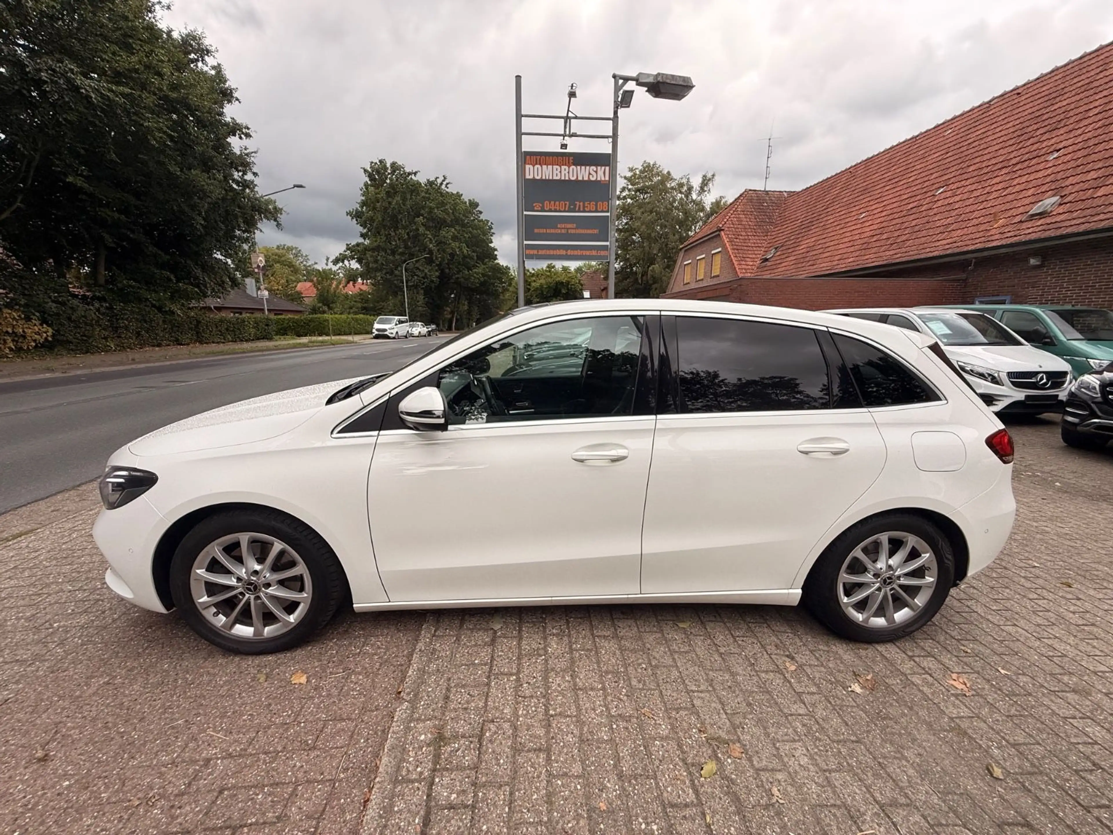 Mercedes-Benz B 220 4Matic*Navi*SZH*Schaltw.*Schiebedach — photo 10