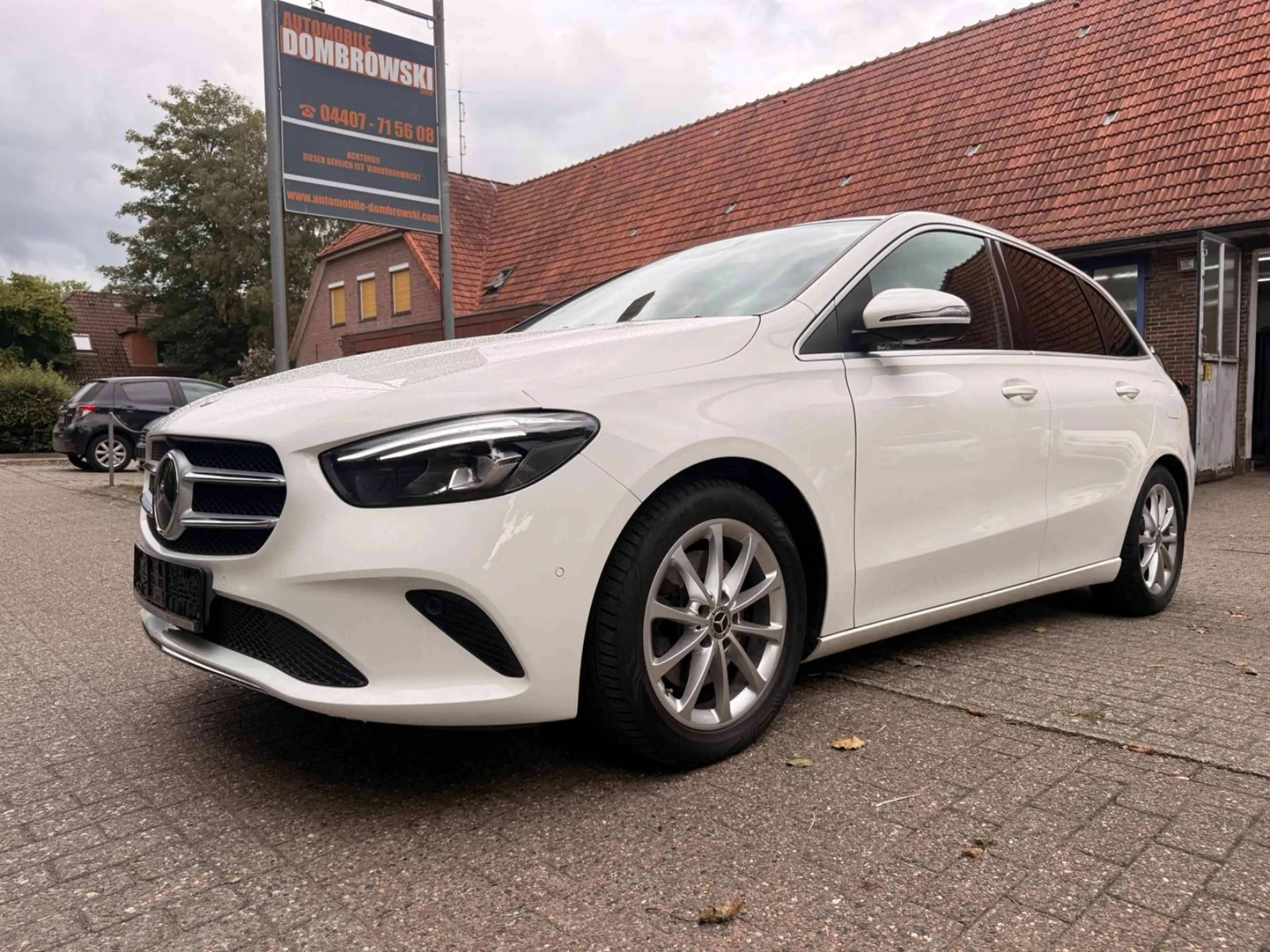 Mercedes-Benz B 220 4Matic*Navi*SZH*Schaltw.*Schiebedach — photo 8