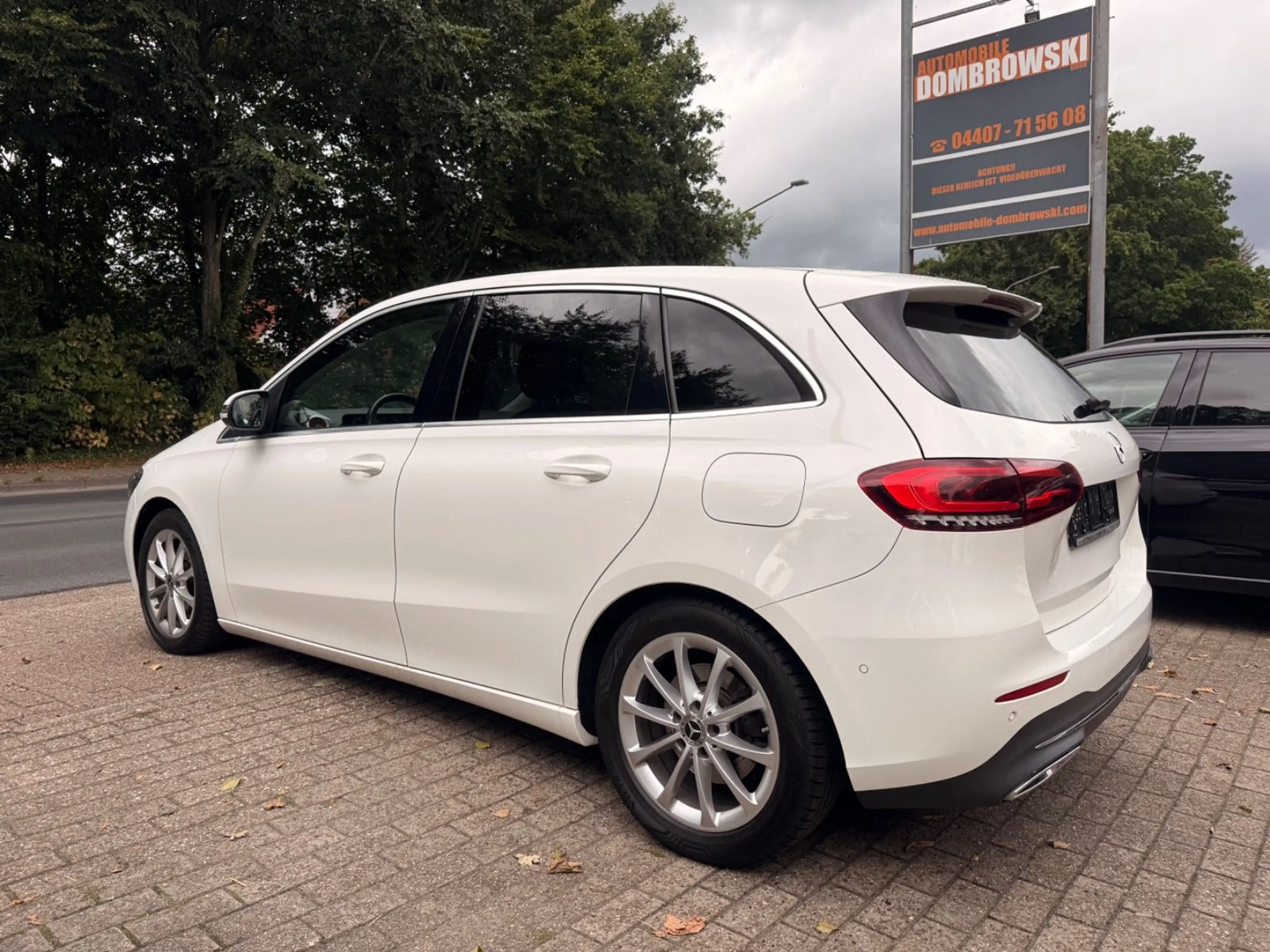 Mercedes-Benz B 220 4Matic*Navi*SZH*Schaltw.*Schiebedach — photo 9