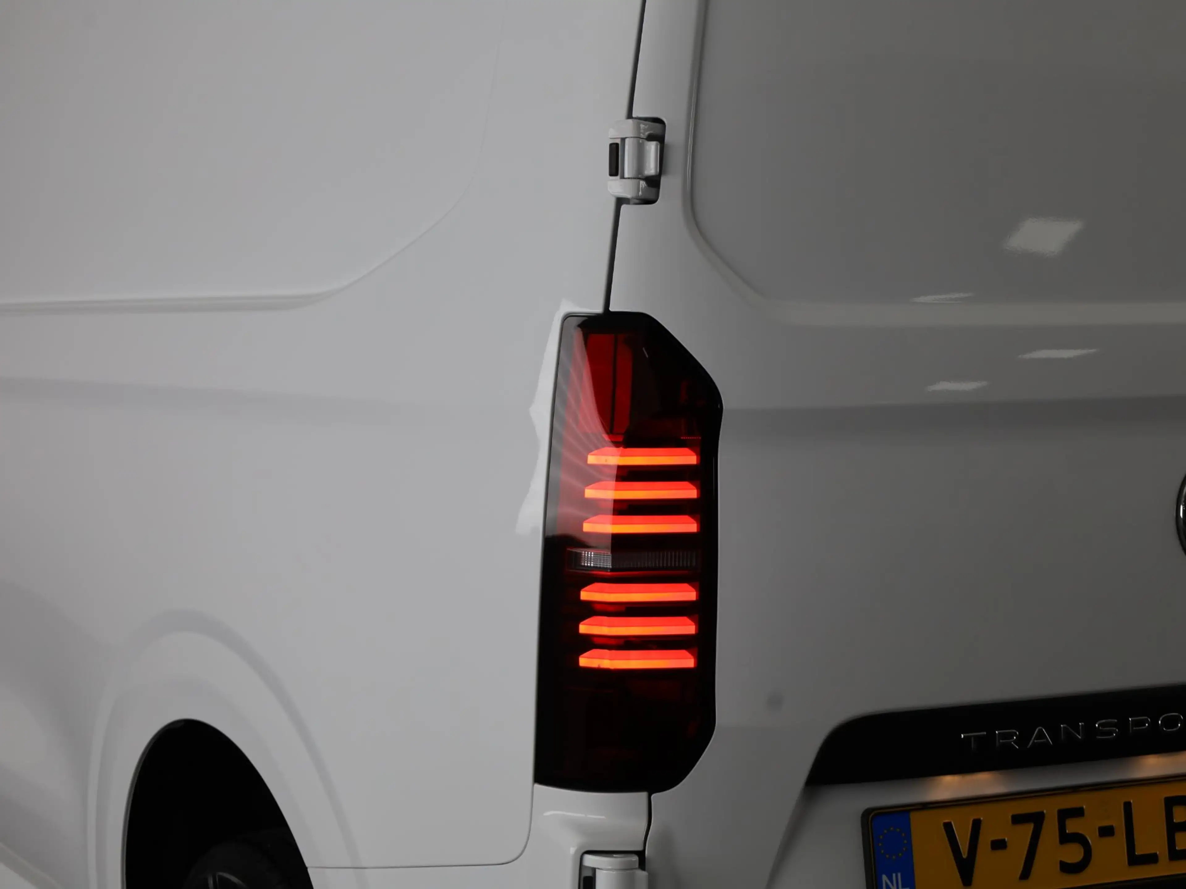 Volkswagen Transporter 2.0 TDI L1H1 28 Life Intro 110 pk | Verlengde gara — photo 15