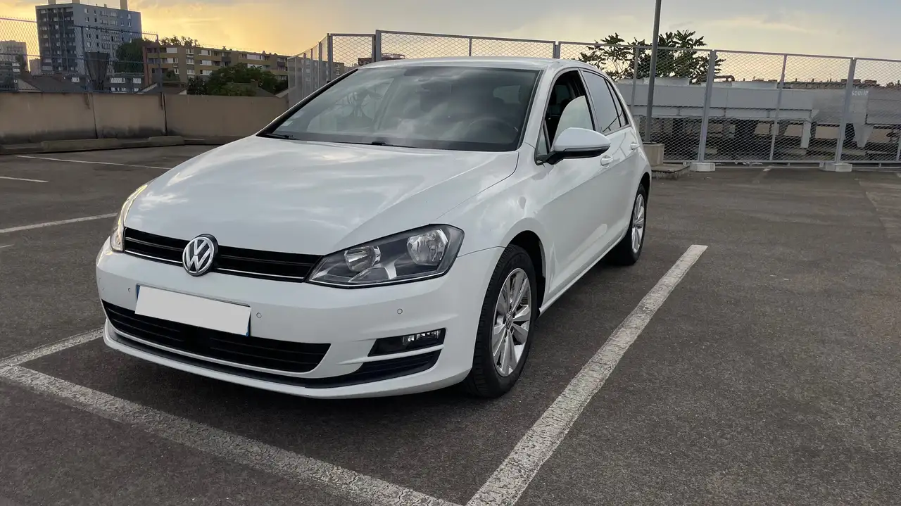 Volkswagen Golf Standard Model — photo 2