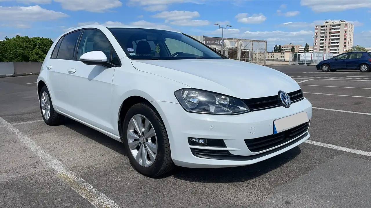 Volkswagen Golf Standard Model