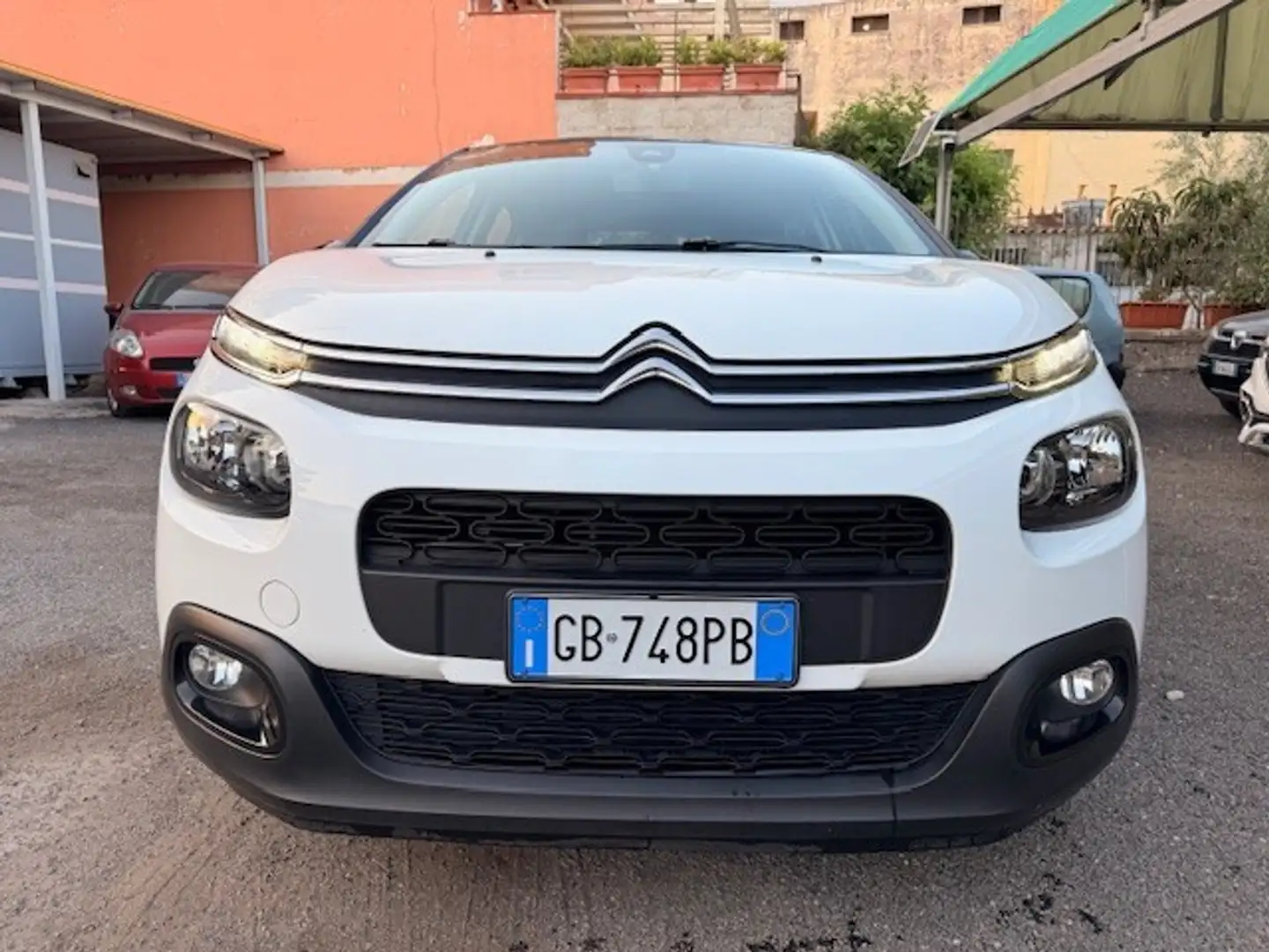 Citroen C3 C3 PureTech 83 S&S Shine Bianco - 2