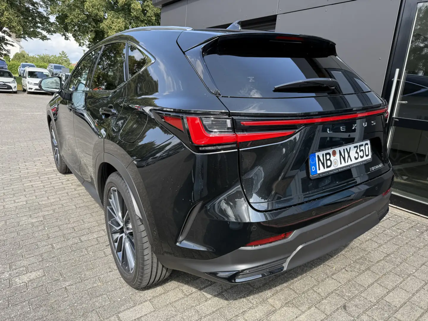 Lexus NX 350h Luxury Line Panoramadach Allrad Schwarz - 2
