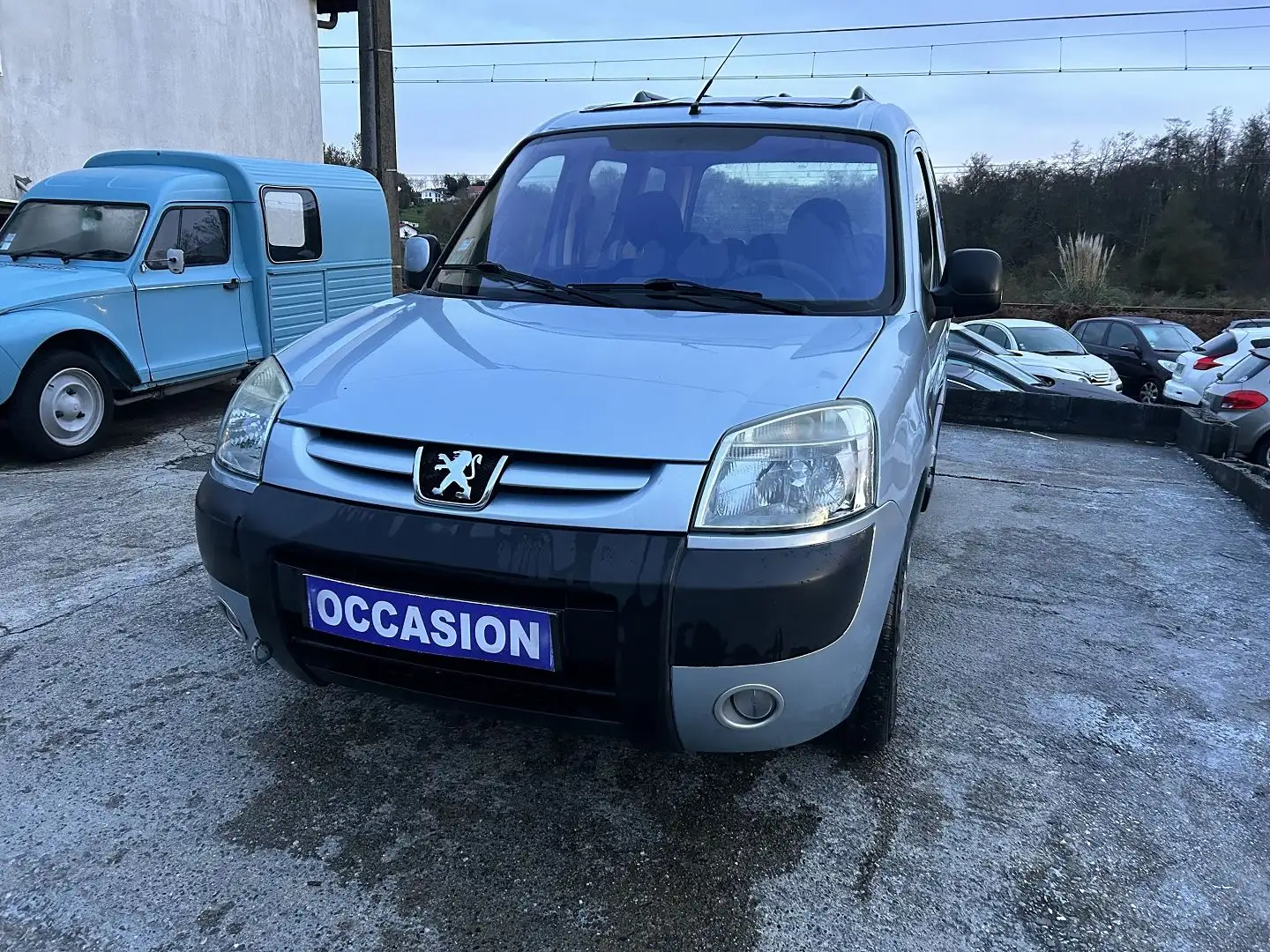 Peugeot Partner 2.0 HDI XS/XT Gris - 2