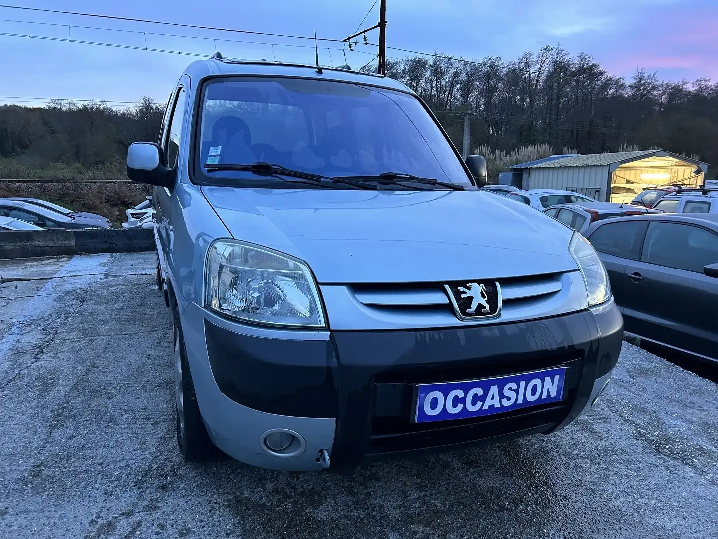 Peugeot Partner 2.0 HDI XS/XT Gris - 1