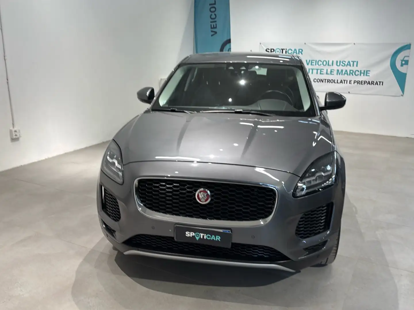 Jaguar E-Pace E-Pace 2.0D 150 CV AWD aut. Gri - 2