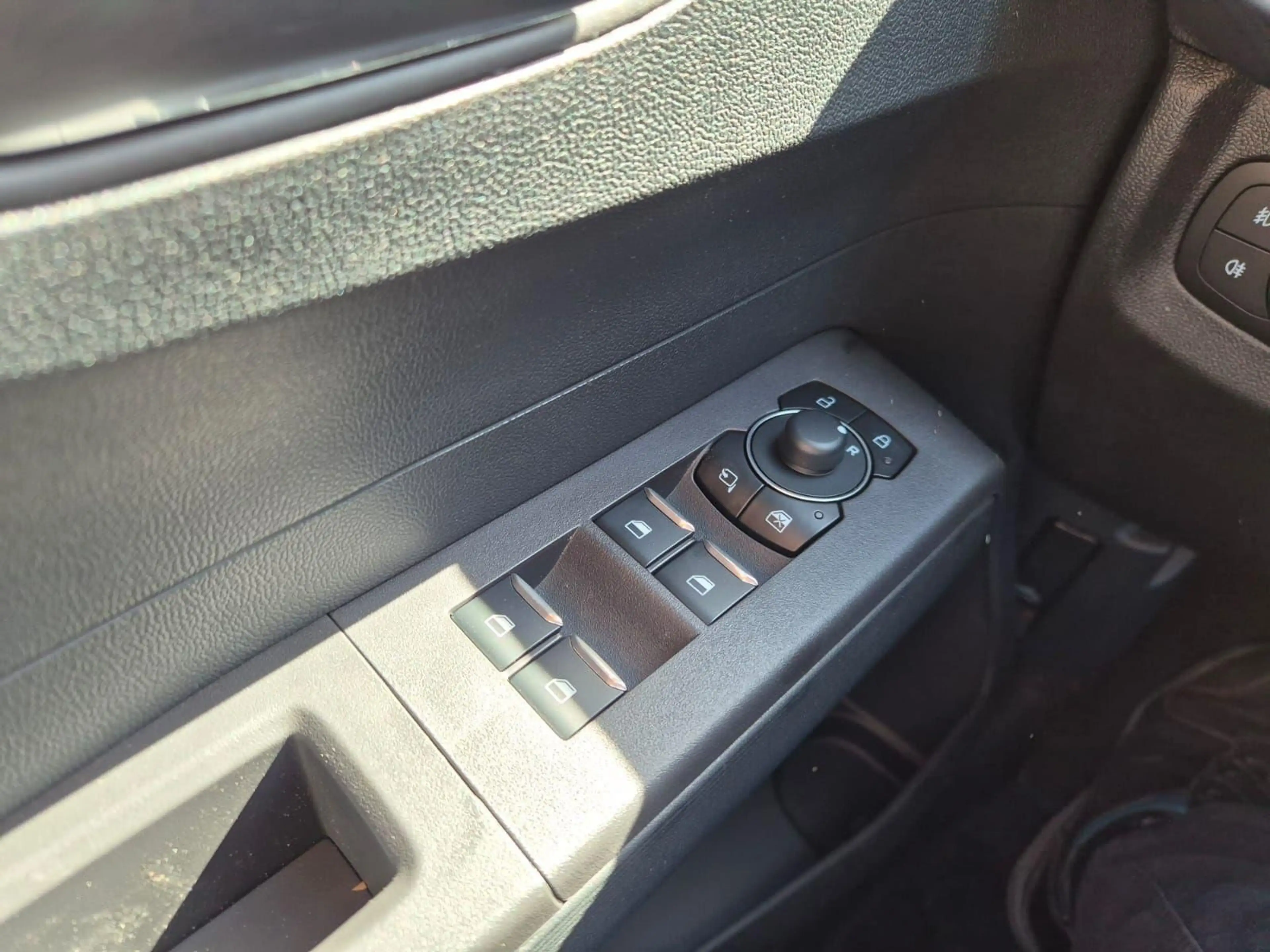 Ford Tourneo Courier 1.0 EcoBoost 125PS Active Teil- — photo 14