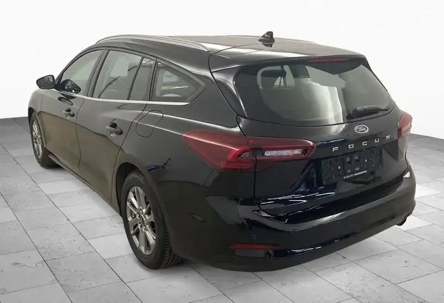 Ford Focus view 4