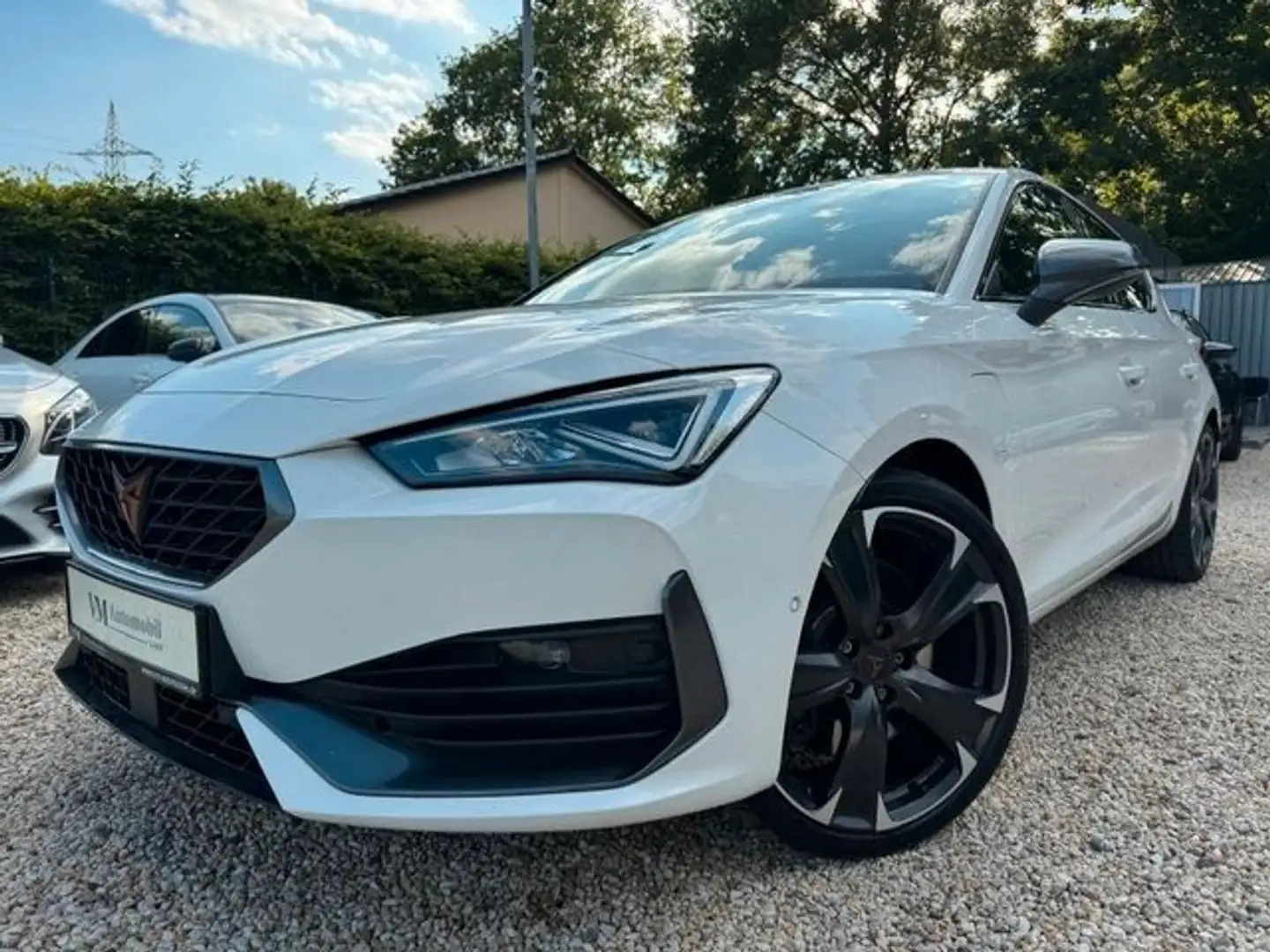 CUPRA Leon 1.4 e-HYBRID VZ DSG Navi*ACC*StandHz.*Kam Bílá - 1