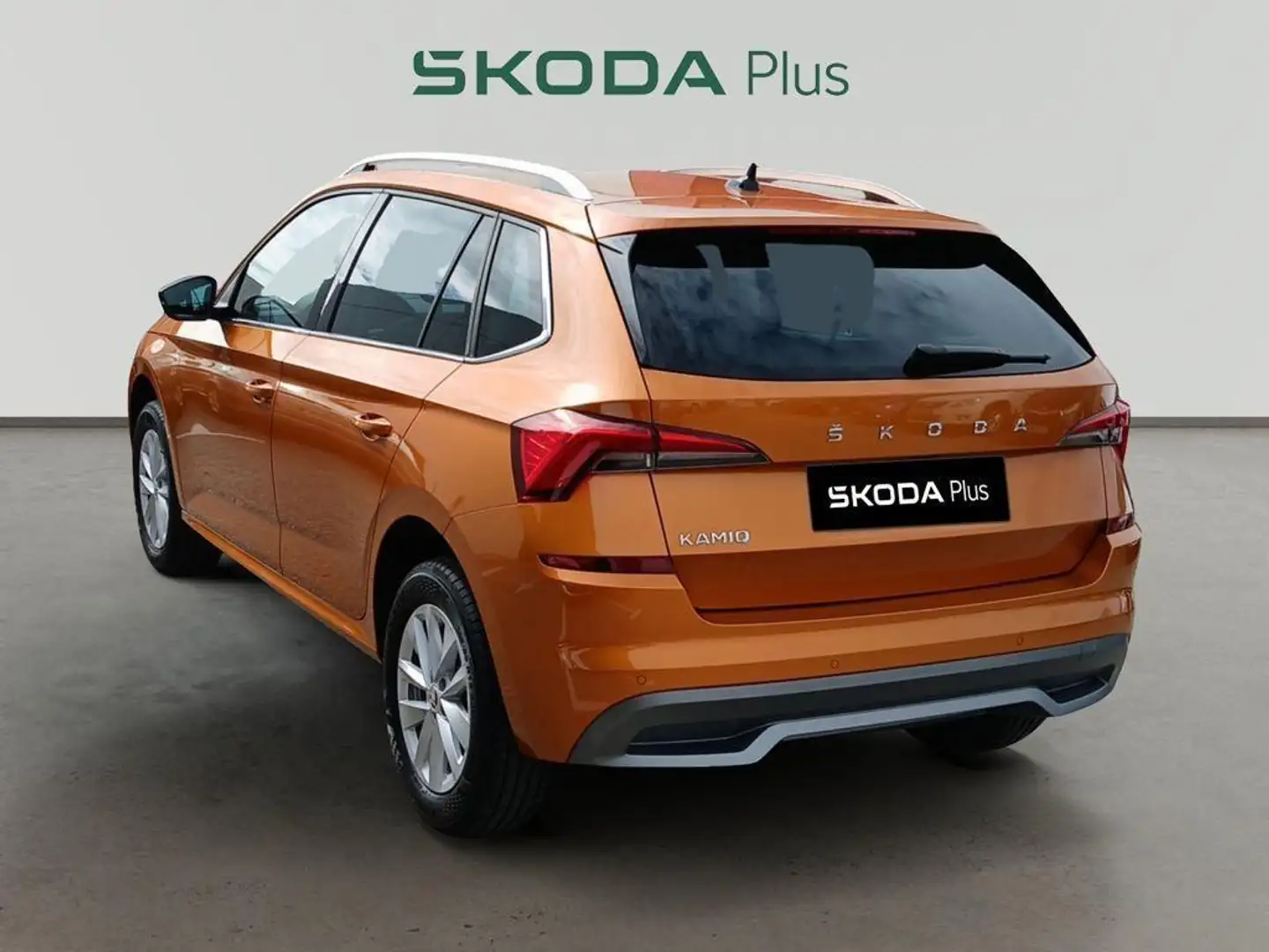 Skoda Kamiq 1.0 TSI Selection 85kW Naranja - 2