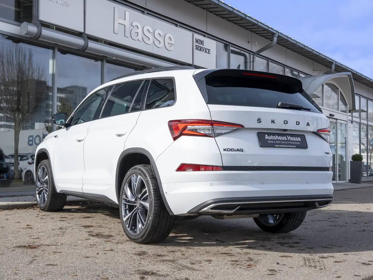 Skoda Kodiaq Sportline 4x4 Sportpaket DAB AHK PANO LED Weiß - 2