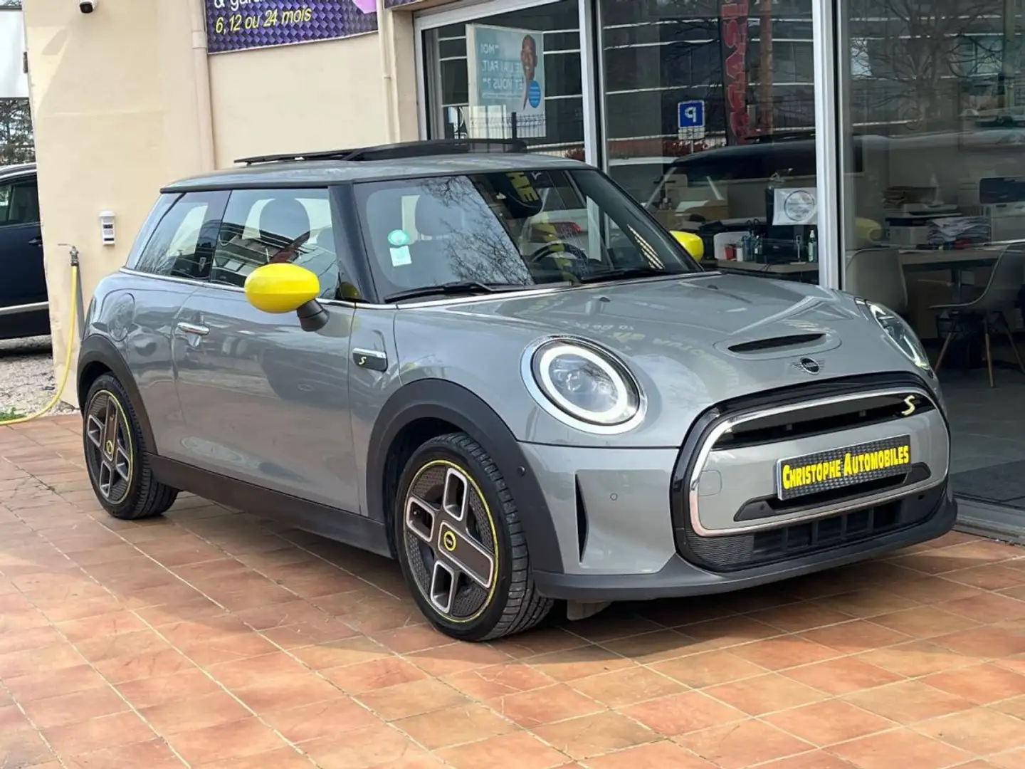 MINI Cooper SE 184 YOURS - 1