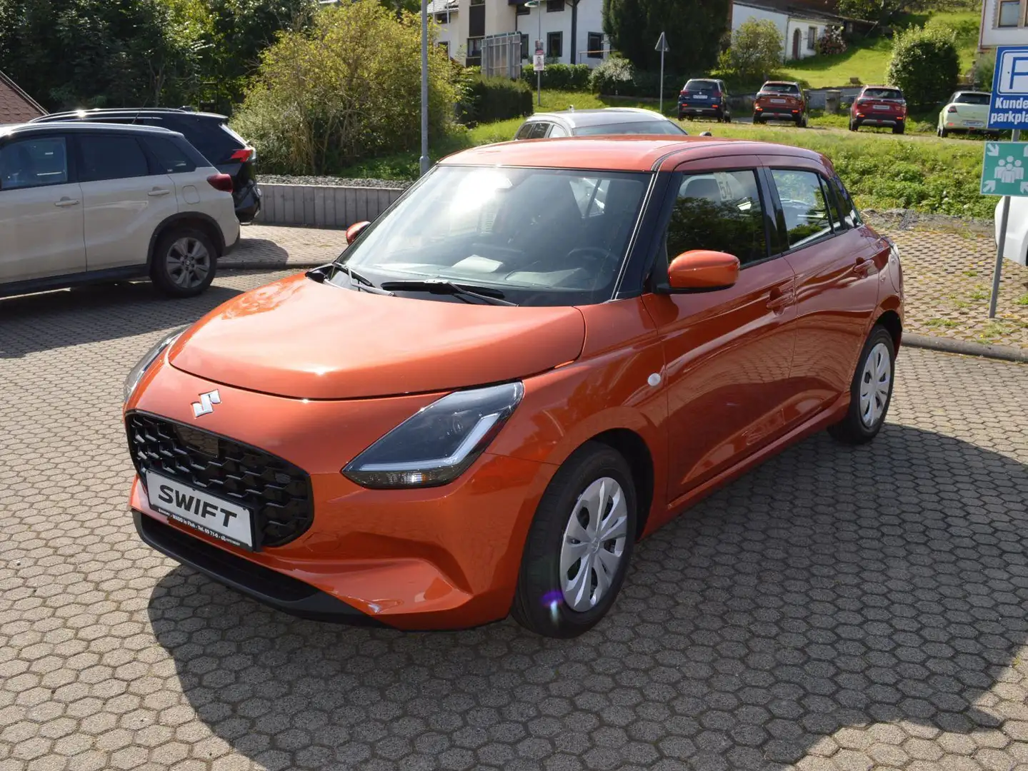 Suzuki Swift 1.2 Hybrid MT Club Oranje - 2