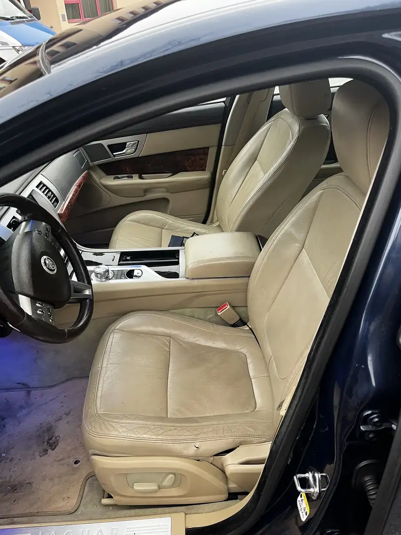 Jaguar XF 3,0 Diesel Luxury - 2