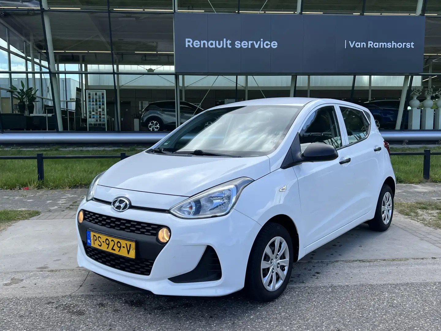 Hyundai i10 1.0i i-Motion / Elek. Ramen V / Airco / Radio / NA Bílá - 1