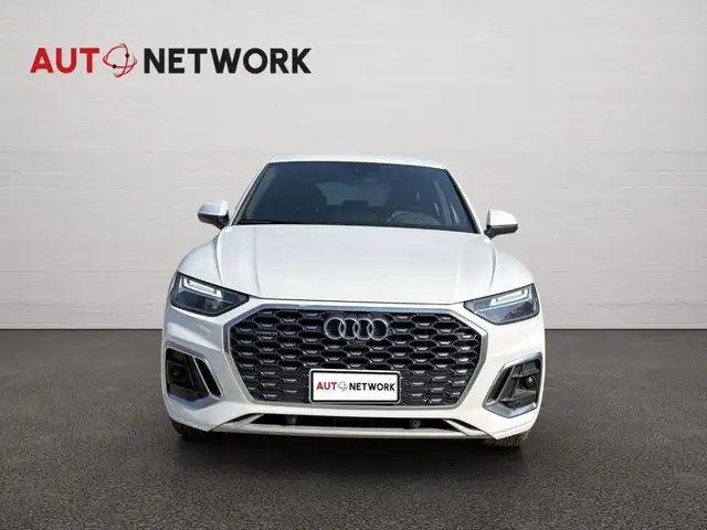 Audi Q5 view 5